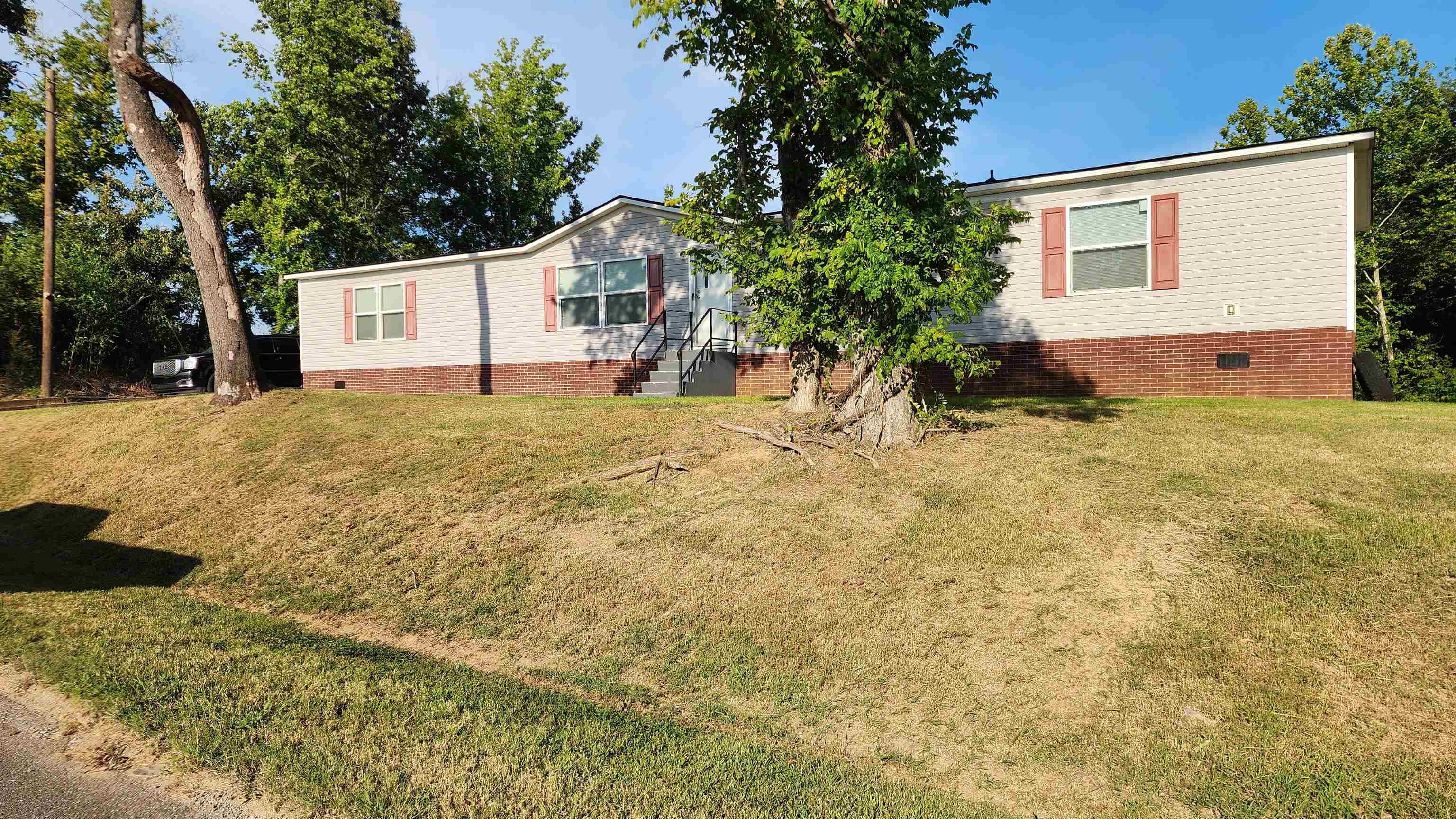 1124 Willie Paris Rd Property Photo 2