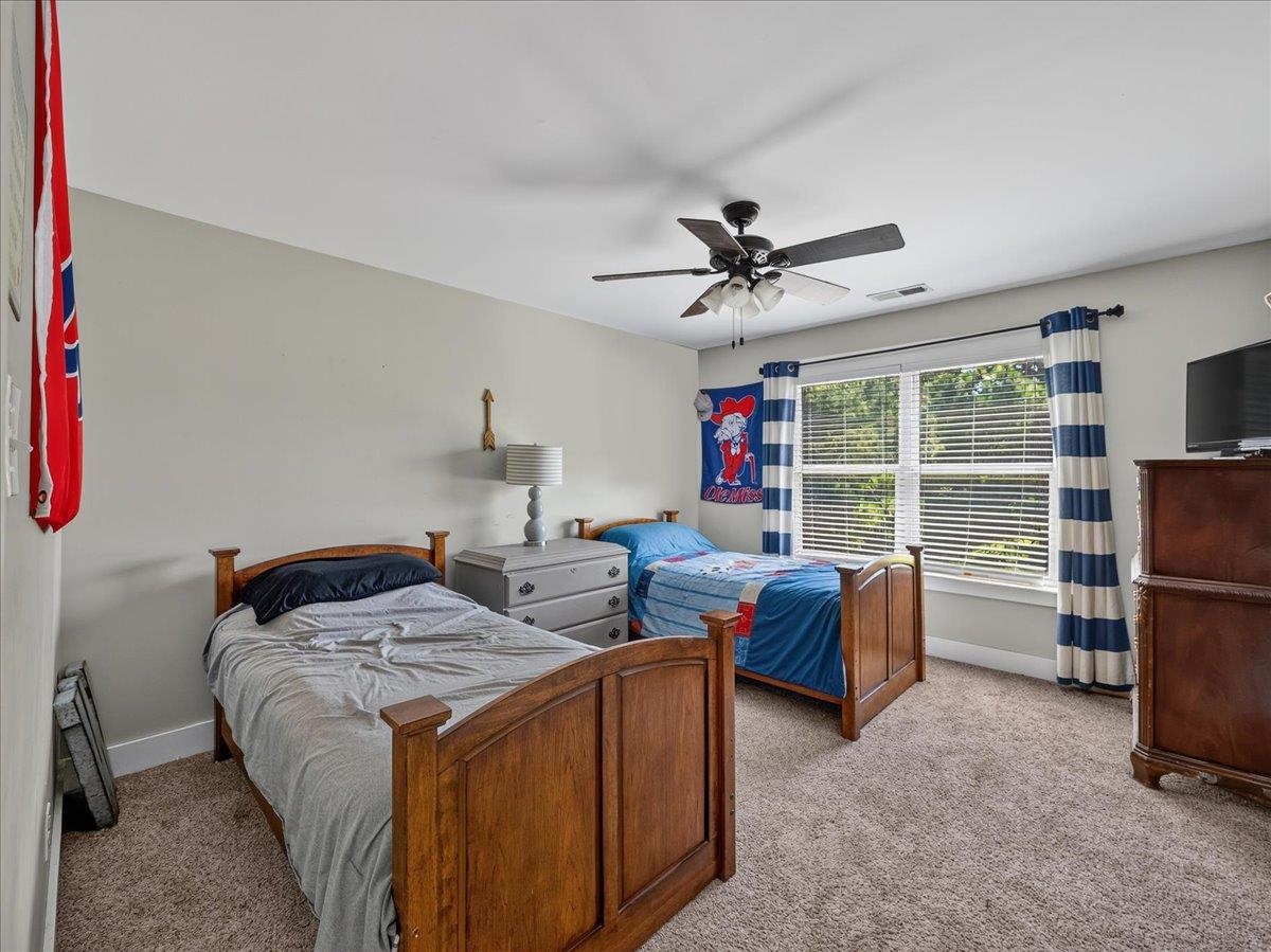 1550 Lakeview Dr Property Photo 26
