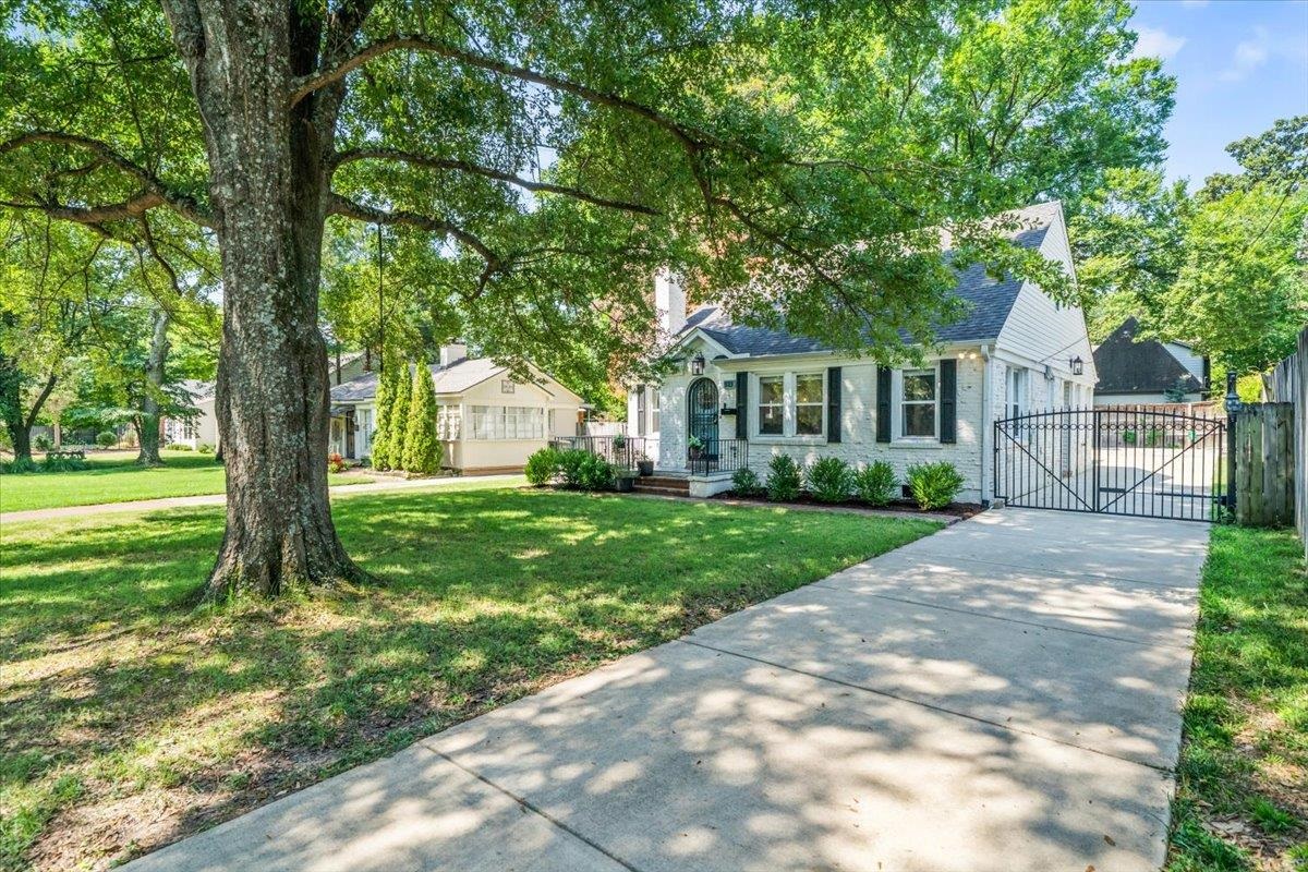 323 S Fenwick Rd Property Photo 3