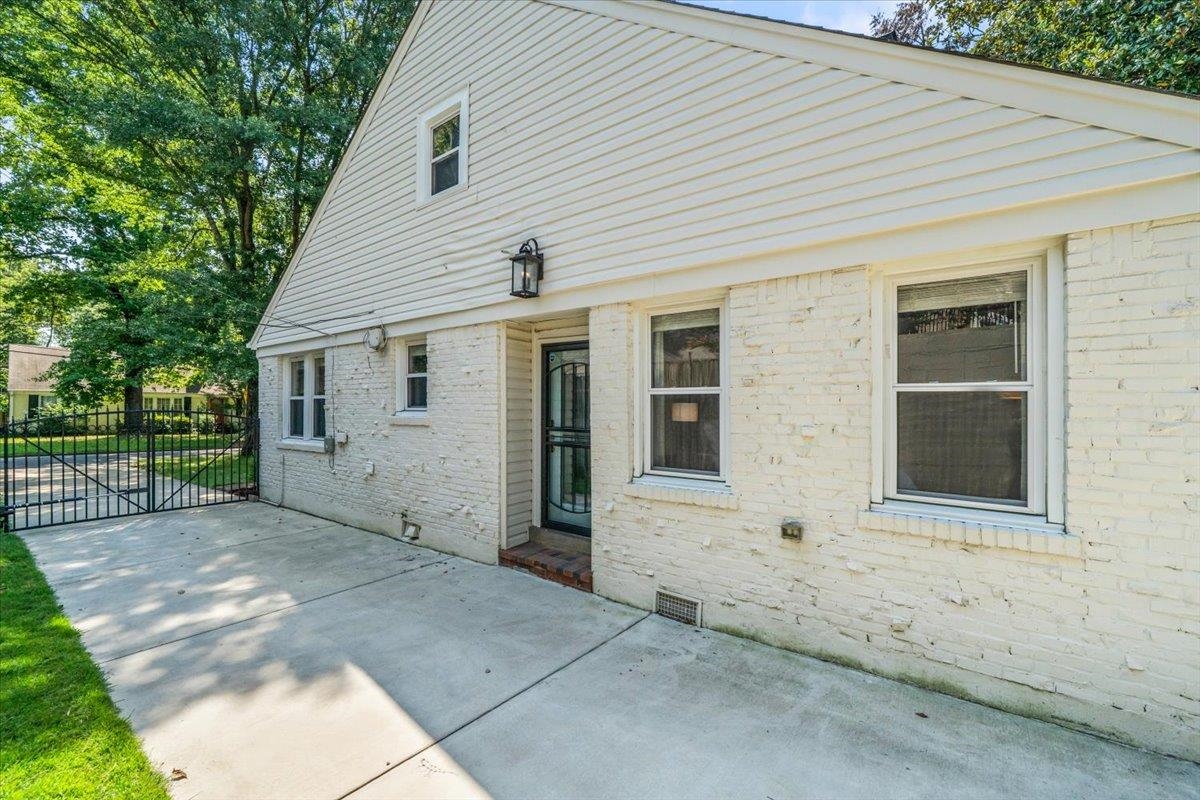323 S Fenwick Rd Property Photo 29