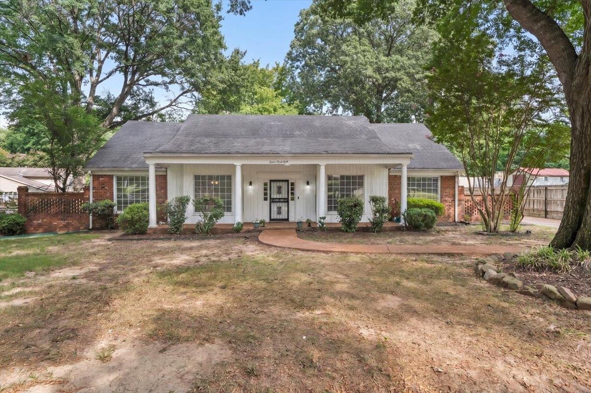 1528 EASTRIDGE DR Property Photo 1