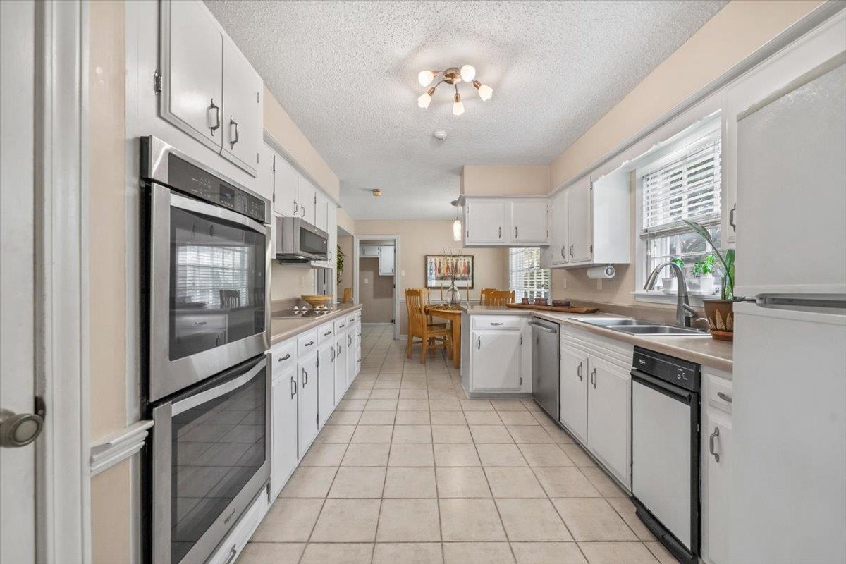 1528 Eastridge Dr Property Photo 10