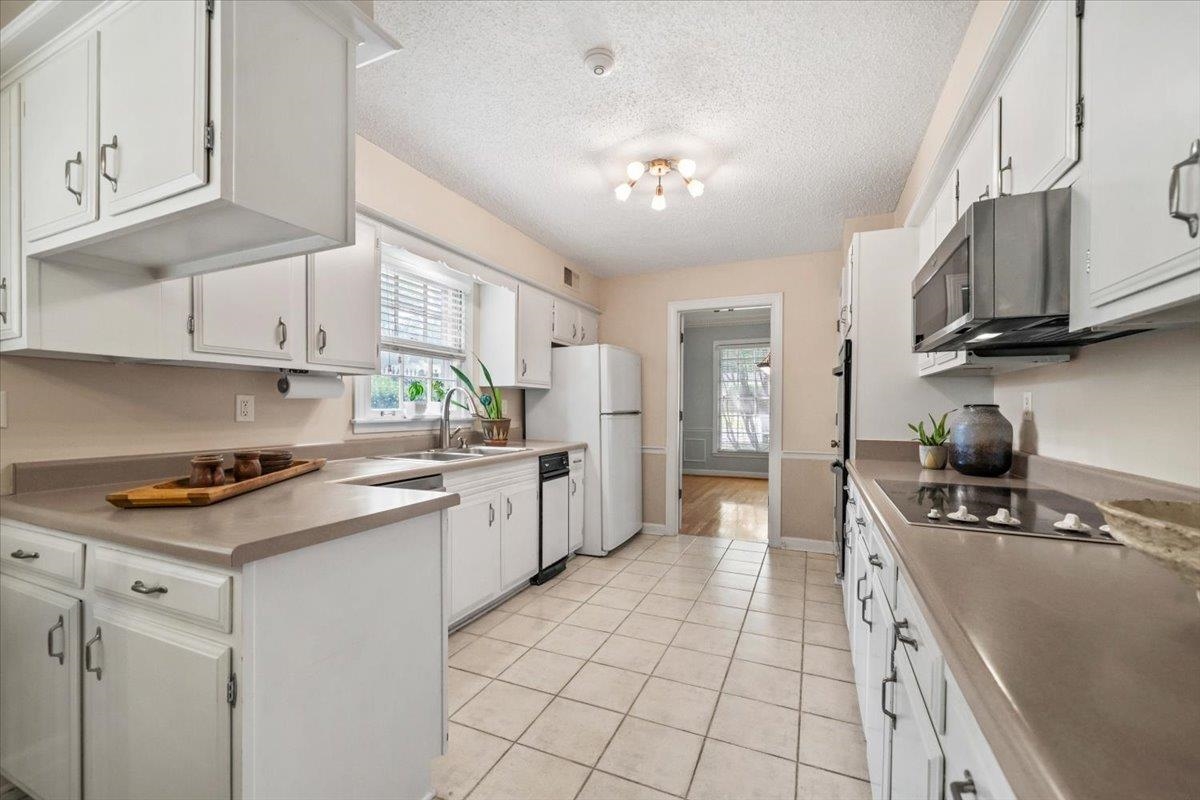1528 Eastridge Dr Property Photo 11