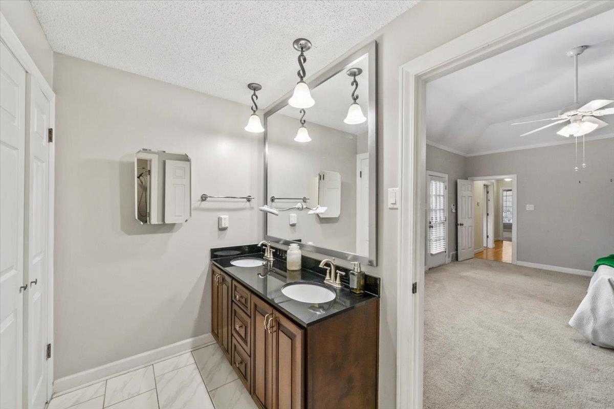 1528 Eastridge Dr Property Photo 24