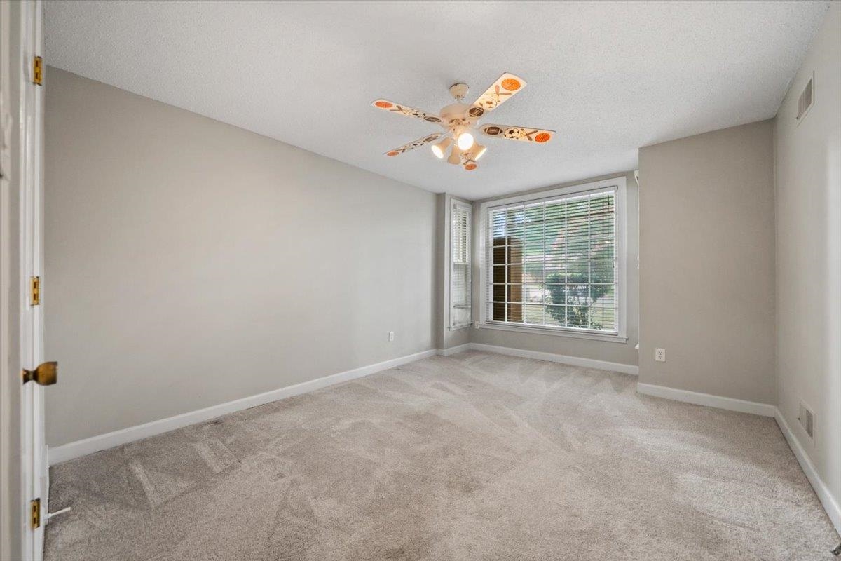 1528 Eastridge Dr Property Photo 26