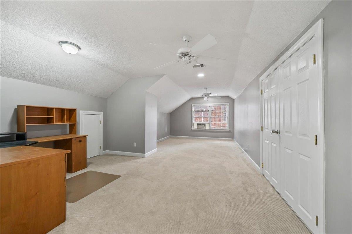 1528 Eastridge Dr Property Photo 30