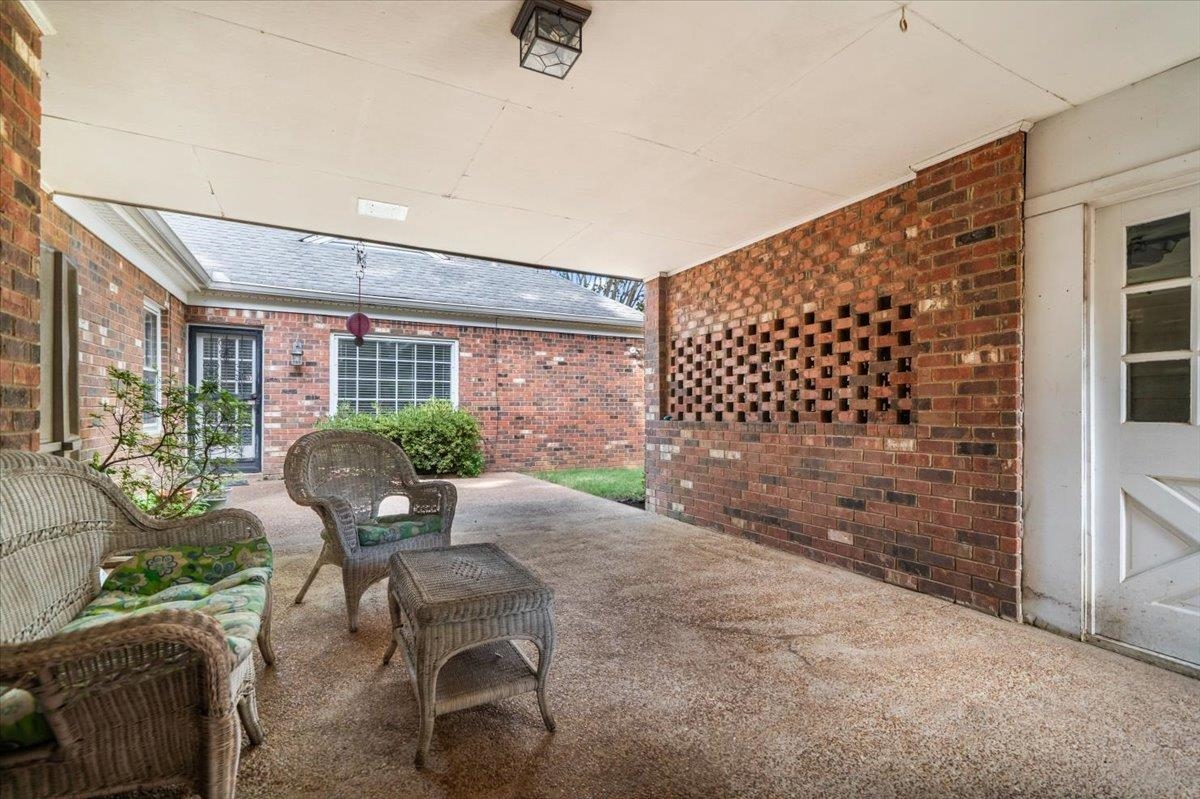 1528 Eastridge Dr Property Photo 31
