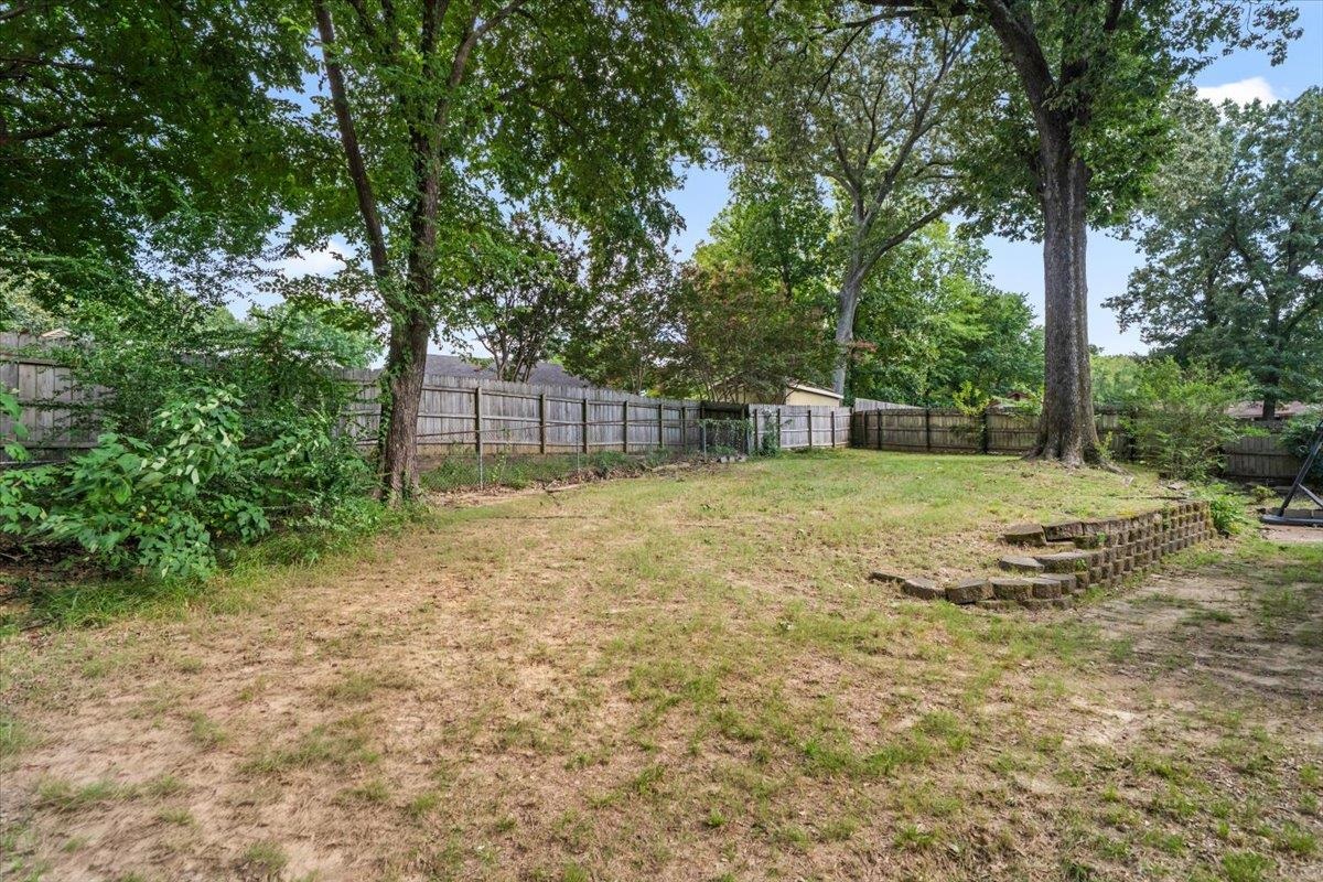 1528 Eastridge Dr Property Photo 32