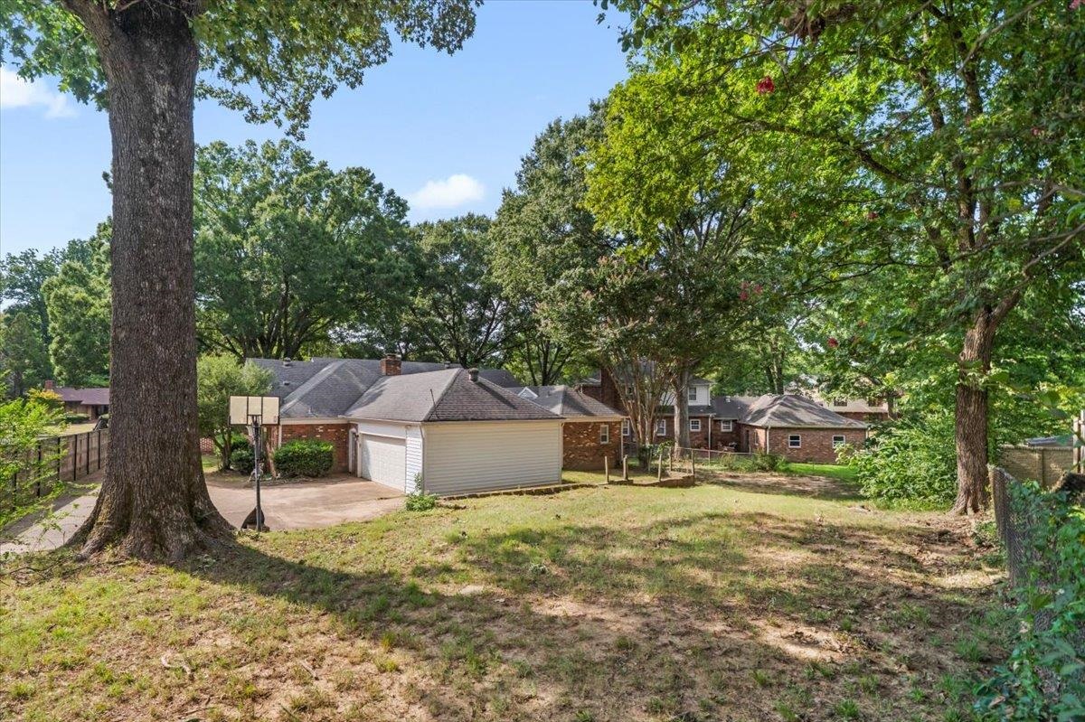 1528 Eastridge Dr Property Photo 33