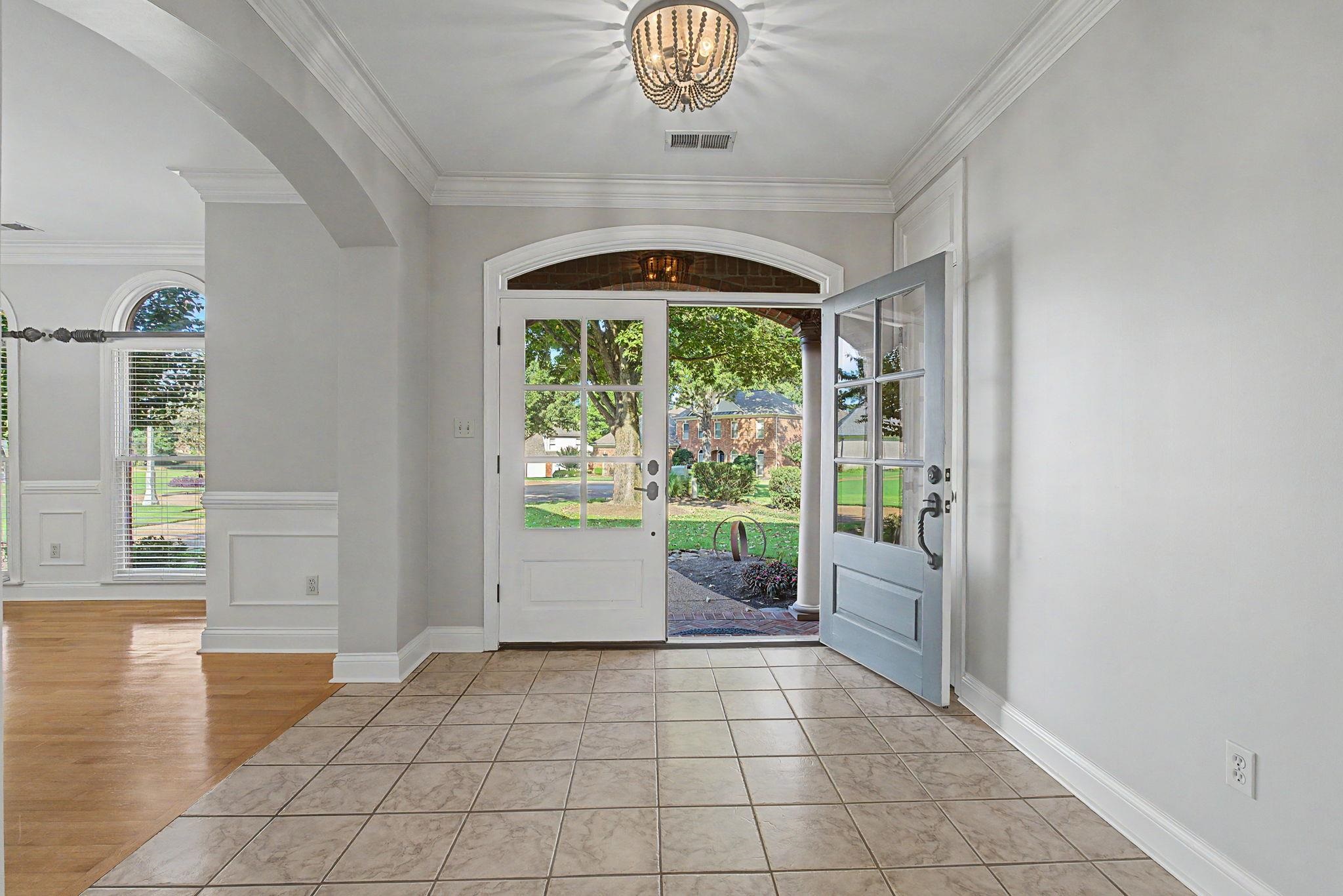 8957 Cedar Hollow Cv Property Photo 5