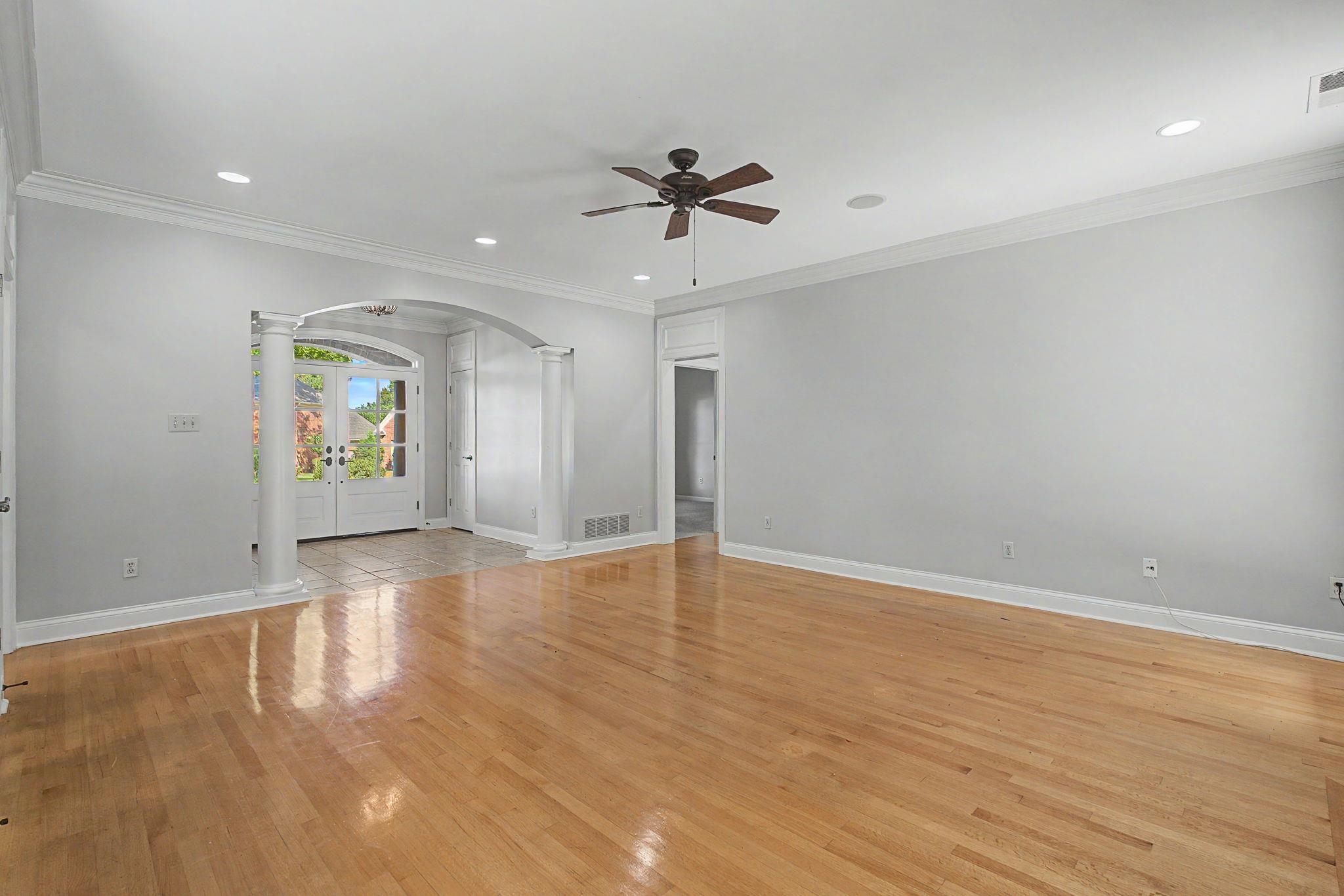 8957 Cedar Hollow Cv Property Photo 6