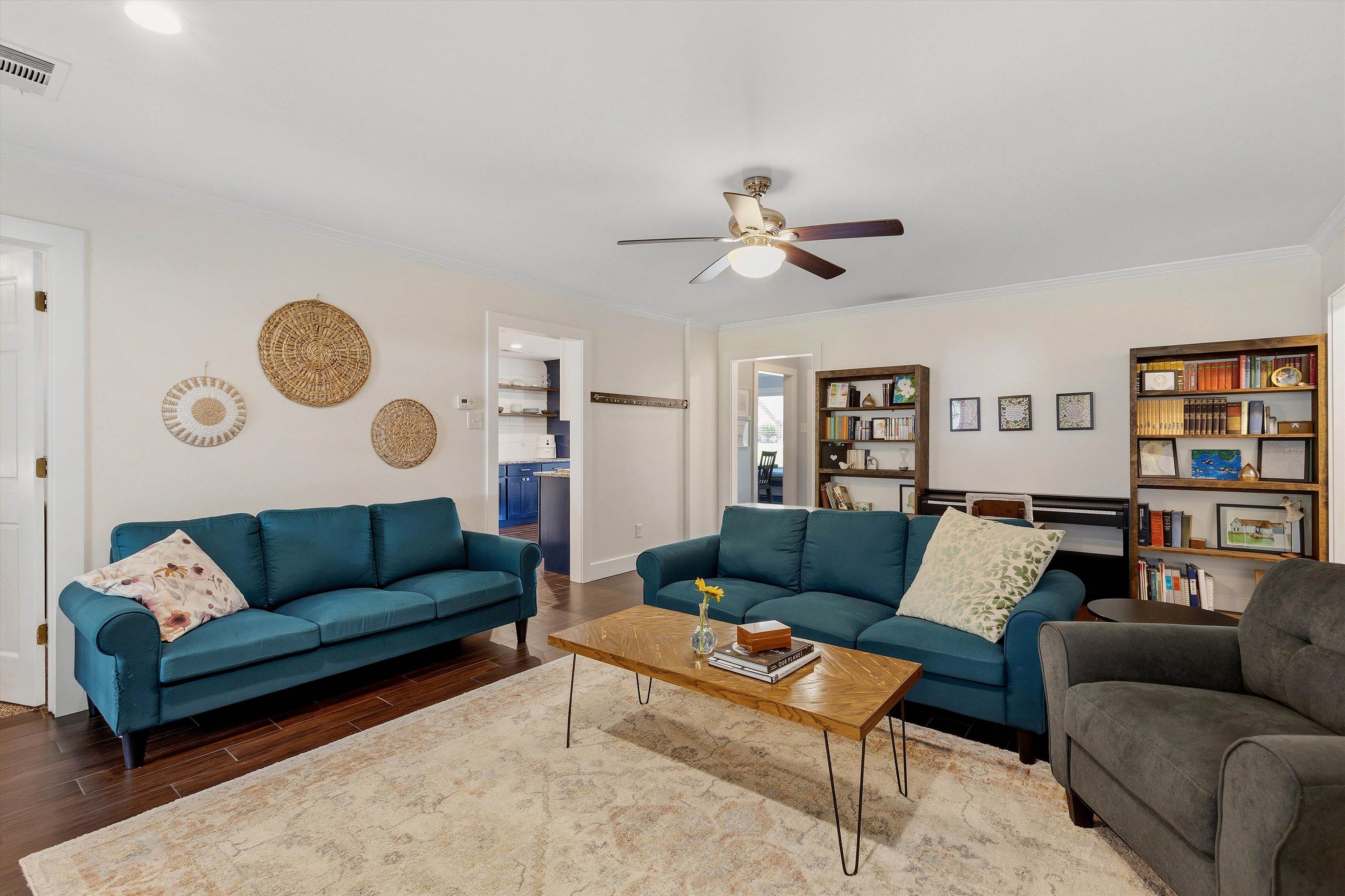 3450 Sunswept Dr Property Photo 7