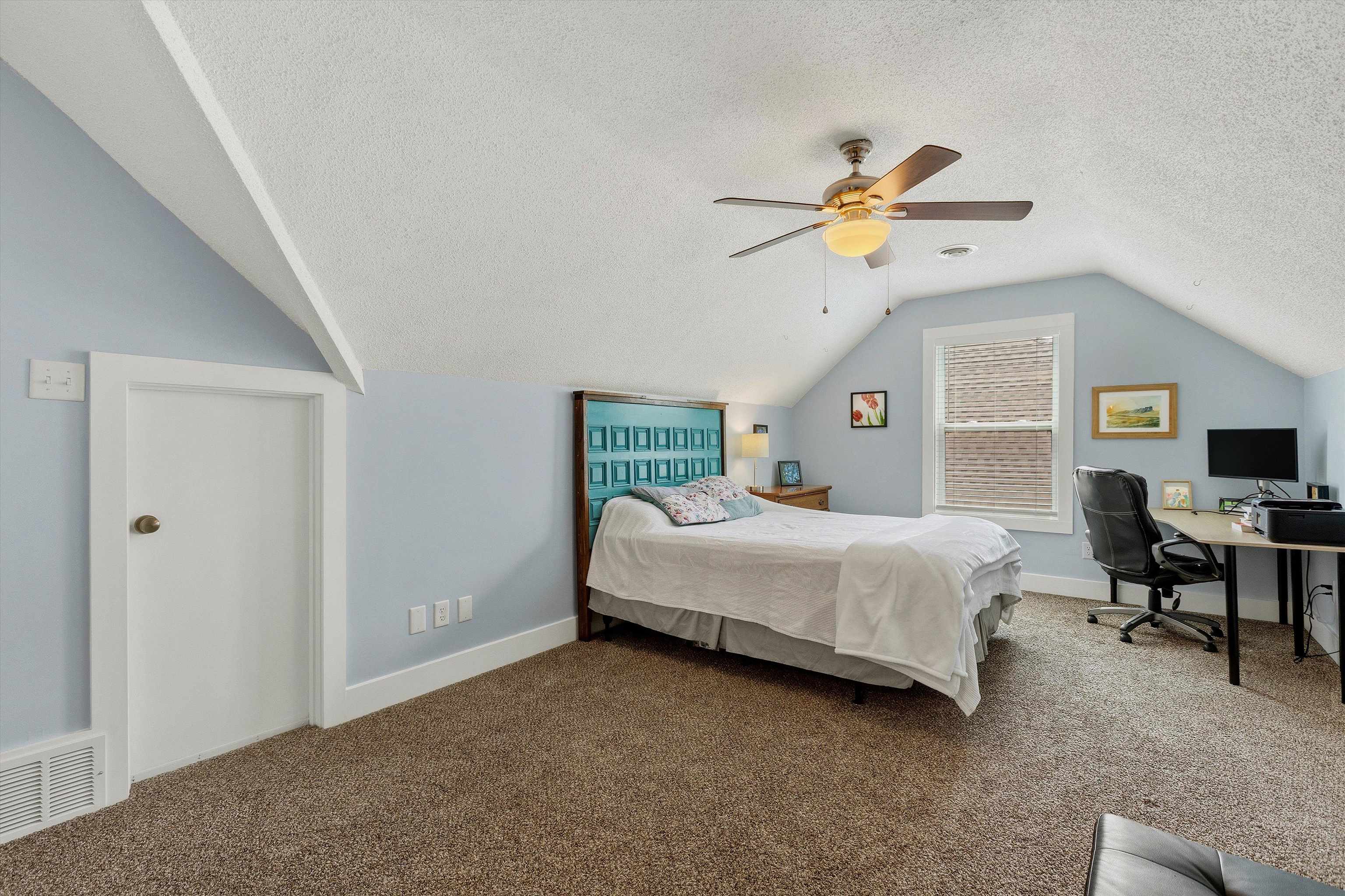 3450 Sunswept Dr Property Photo 25