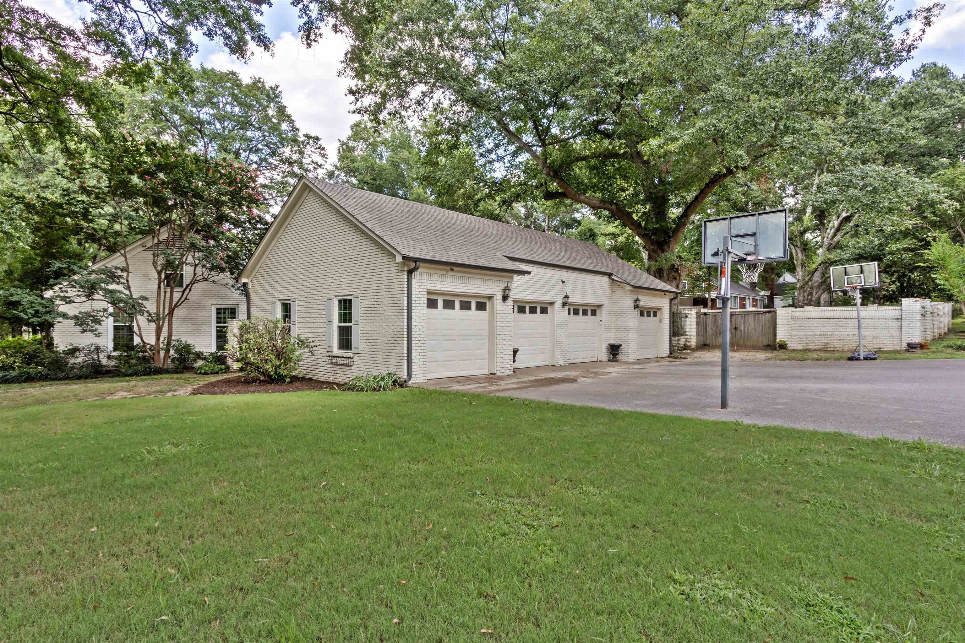 322 N Rose Rd Property Photo 3