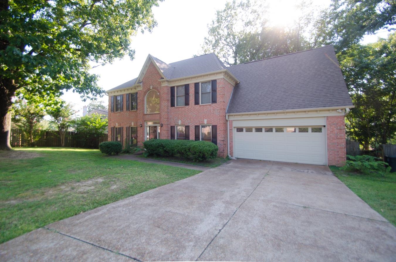 1827 Dartford Dr Property Photo 2