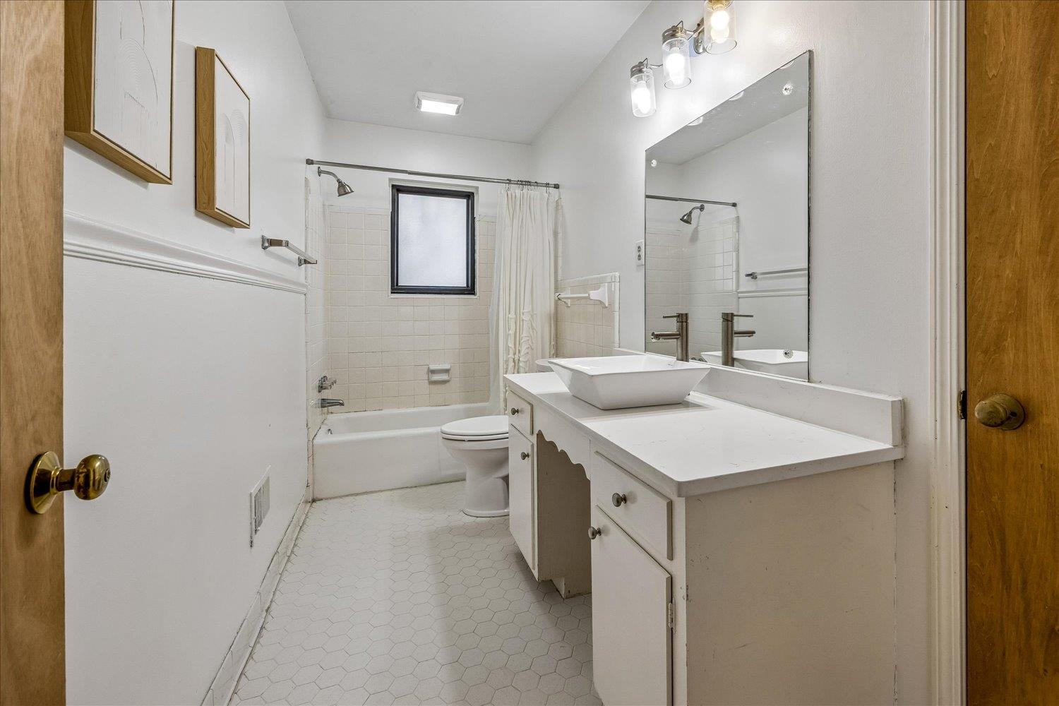 5911 Macleod Dr Property Photo 25