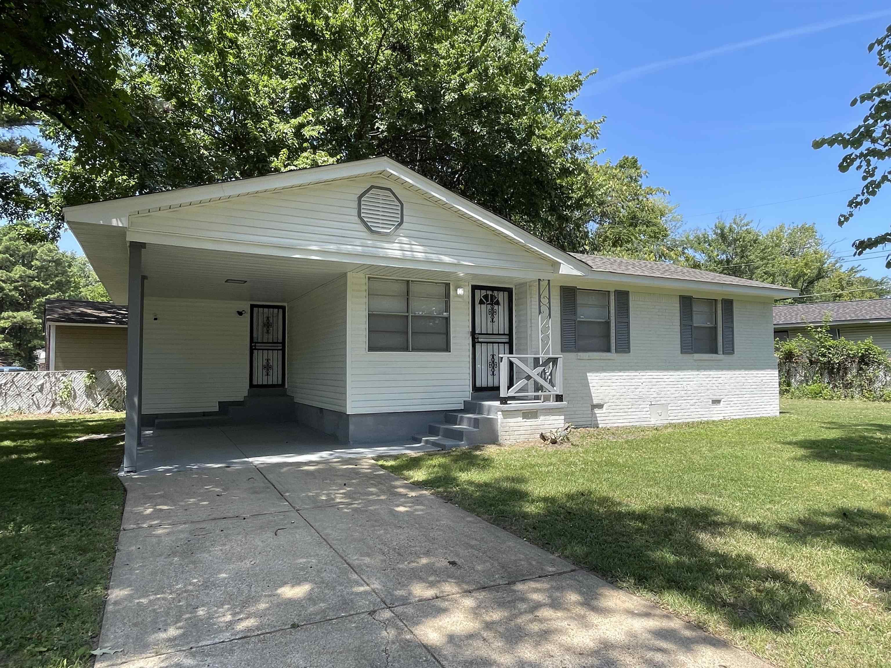 3981 Hammett Dr Property Photo 2