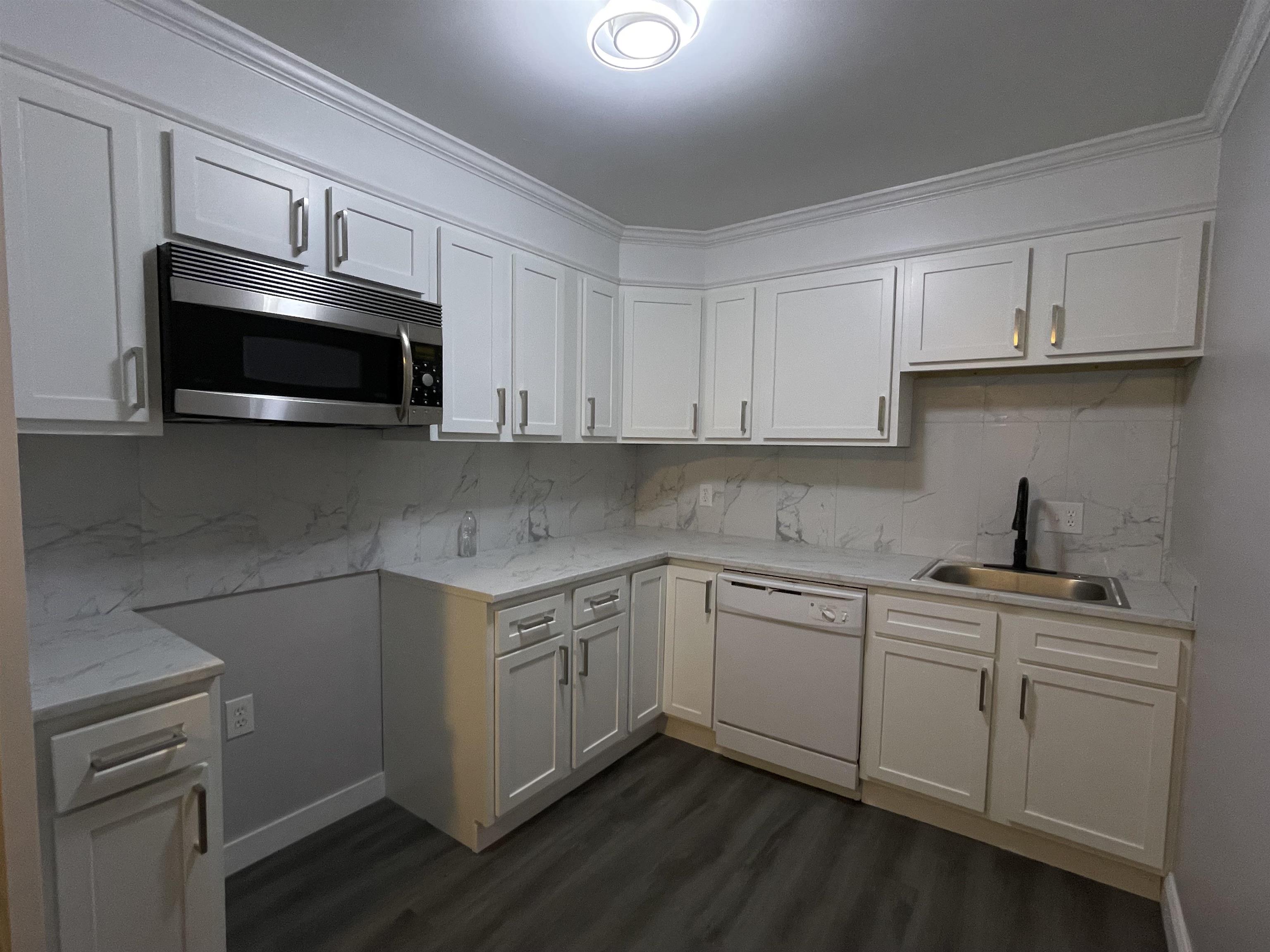 3981 Hammett Dr Property Photo 4