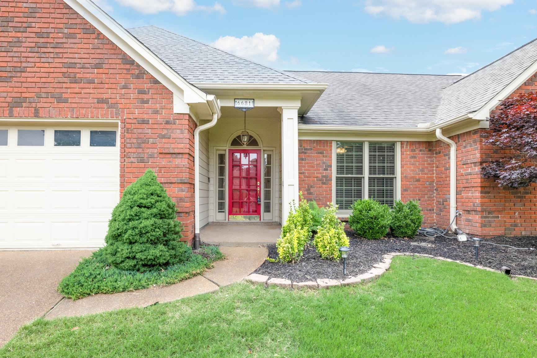 6681 Stonetrace Dr Property Photo 3