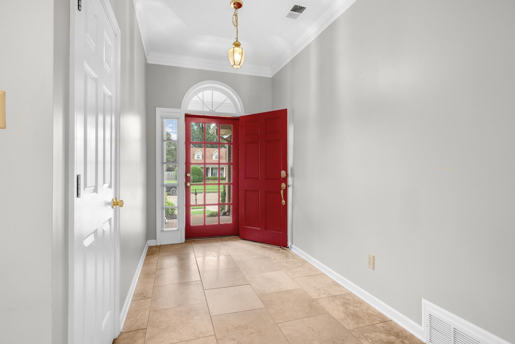 6681 Stonetrace Dr Property Photo 4