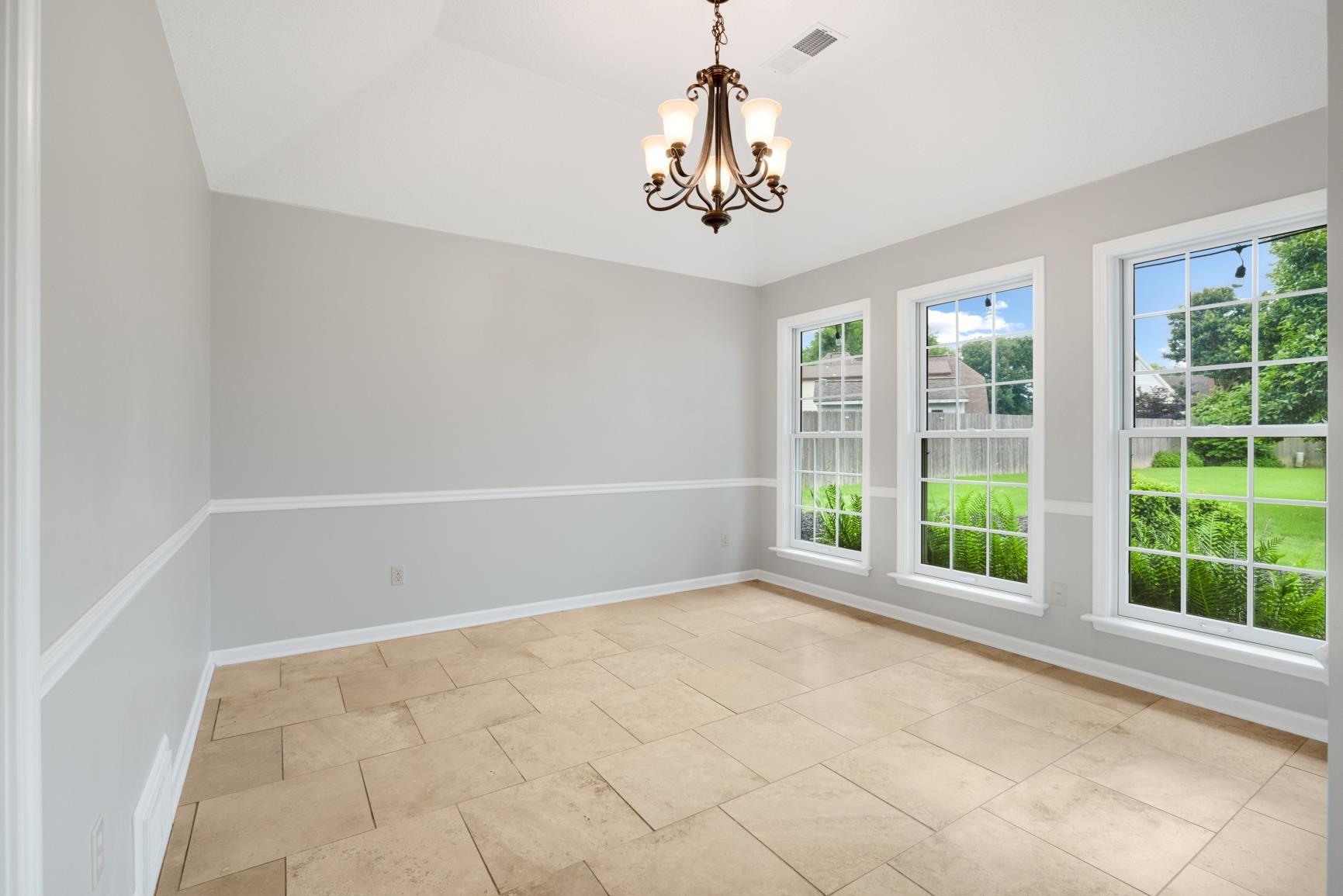 6681 Stonetrace Dr Property Photo 9