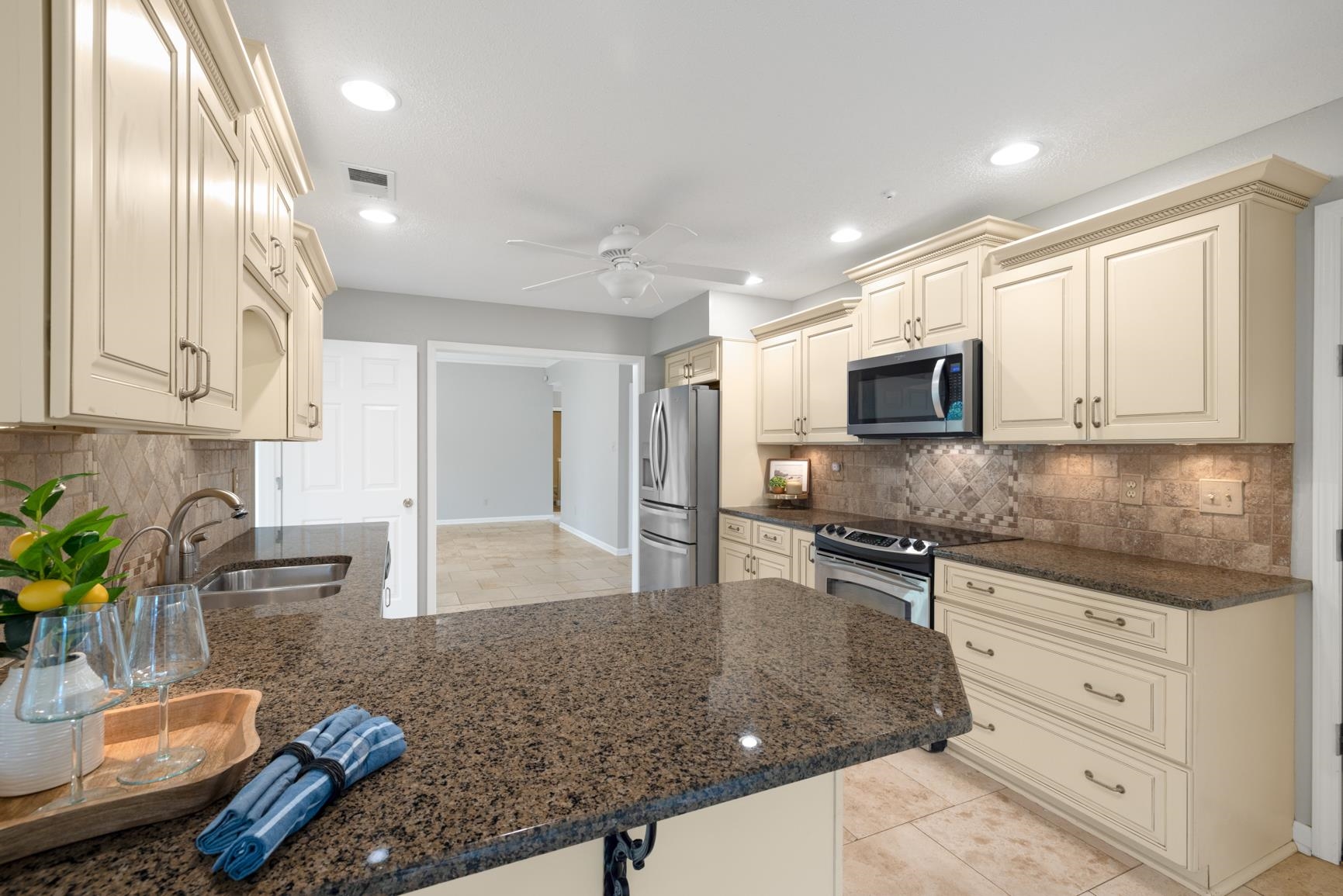 6681 Stonetrace Dr Property Photo 16