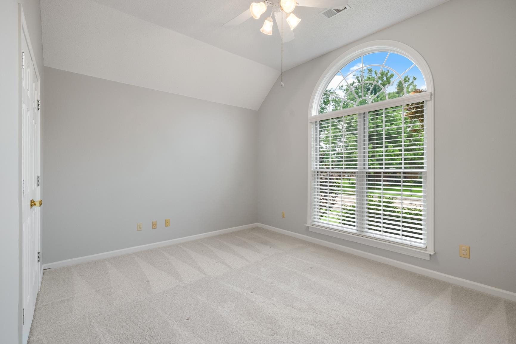6681 Stonetrace Dr Property Photo 26