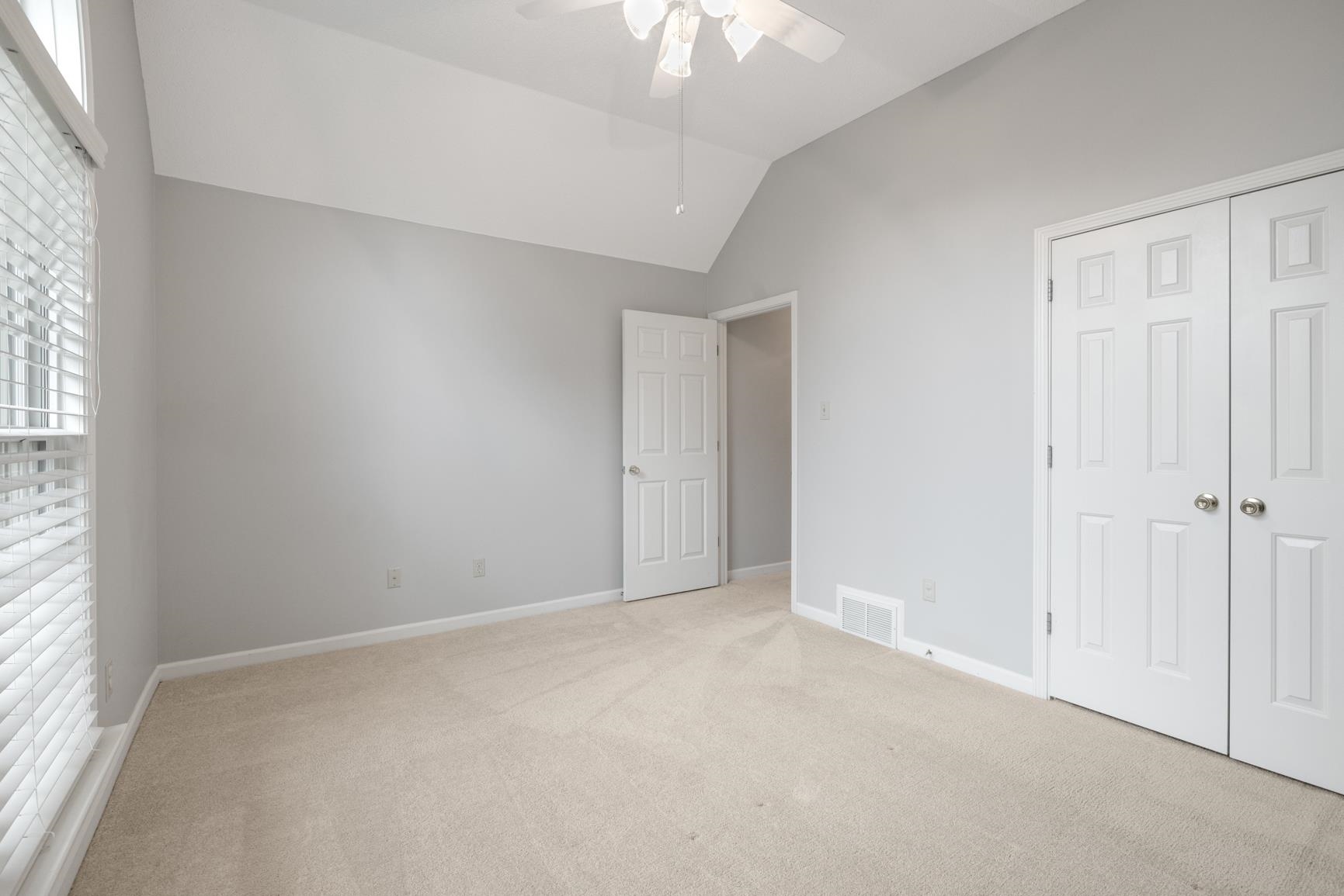 6681 Stonetrace Dr Property Photo 27