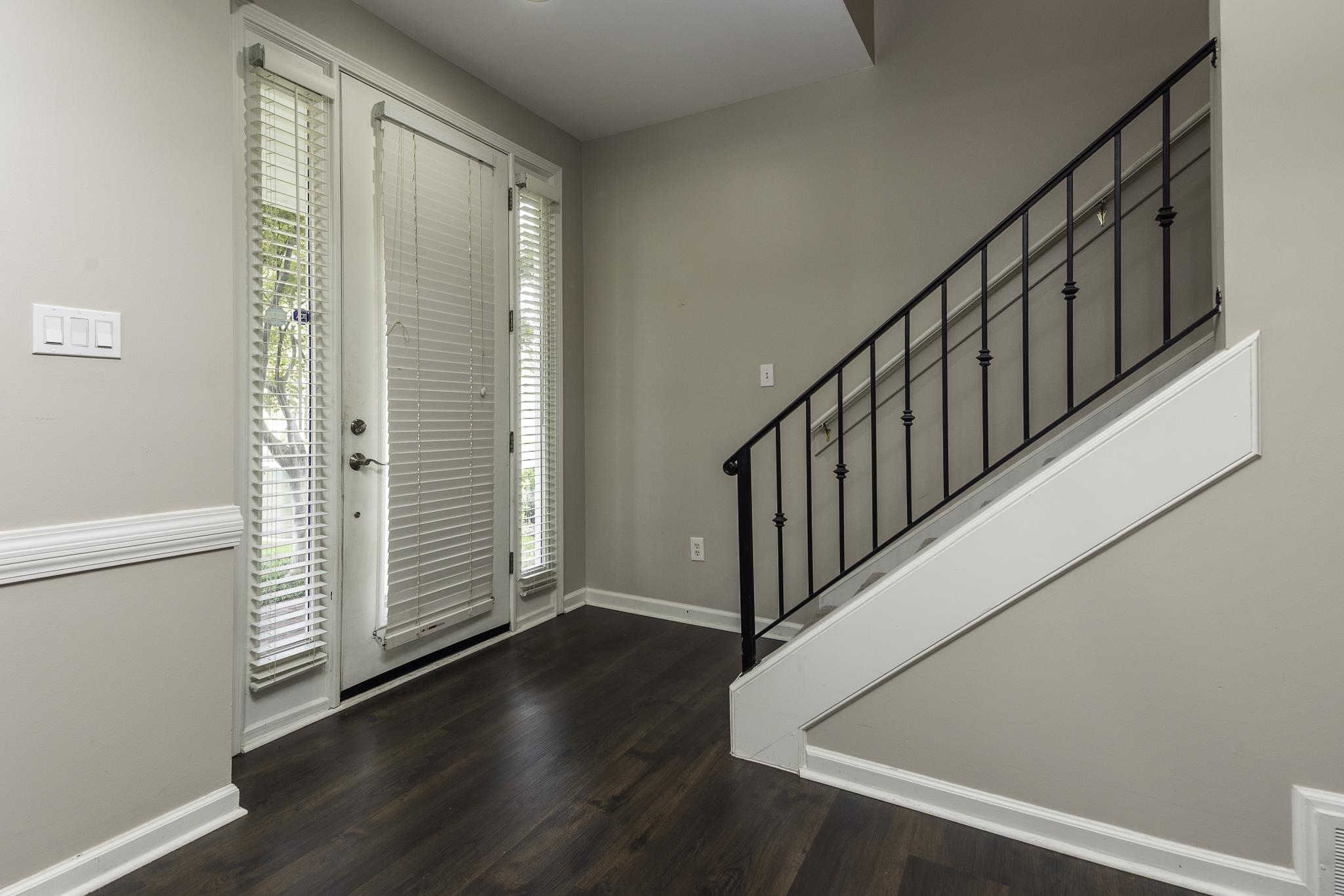 1128 E Island Pl Property Photo 5