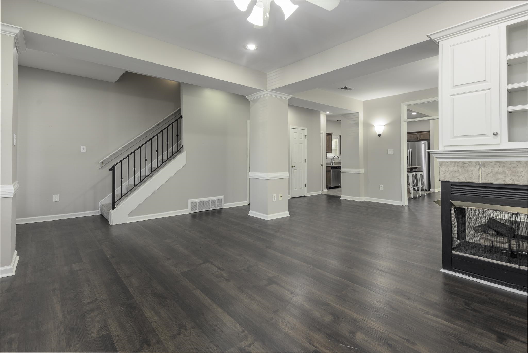 1128 E Island Pl Property Photo 6