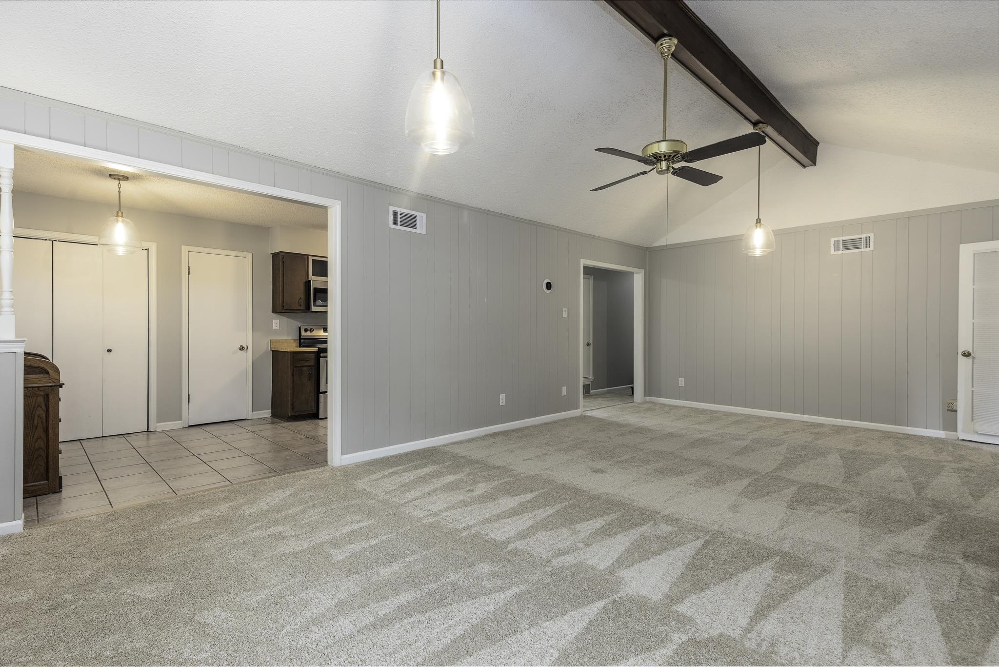 2954 Crowell St Property Photo 7