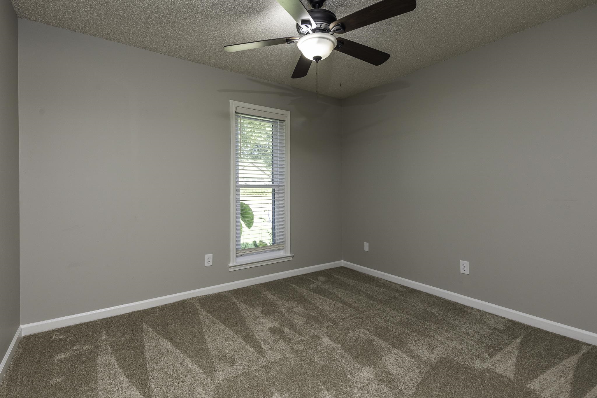 2954 Crowell St Property Photo 16