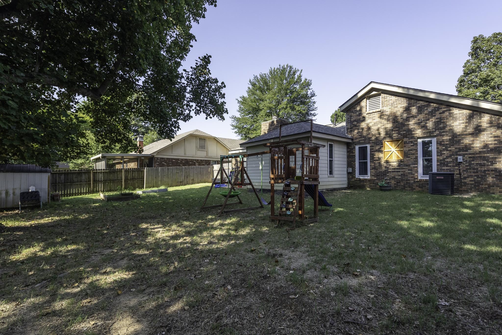 2954 Crowell St Property Photo 19