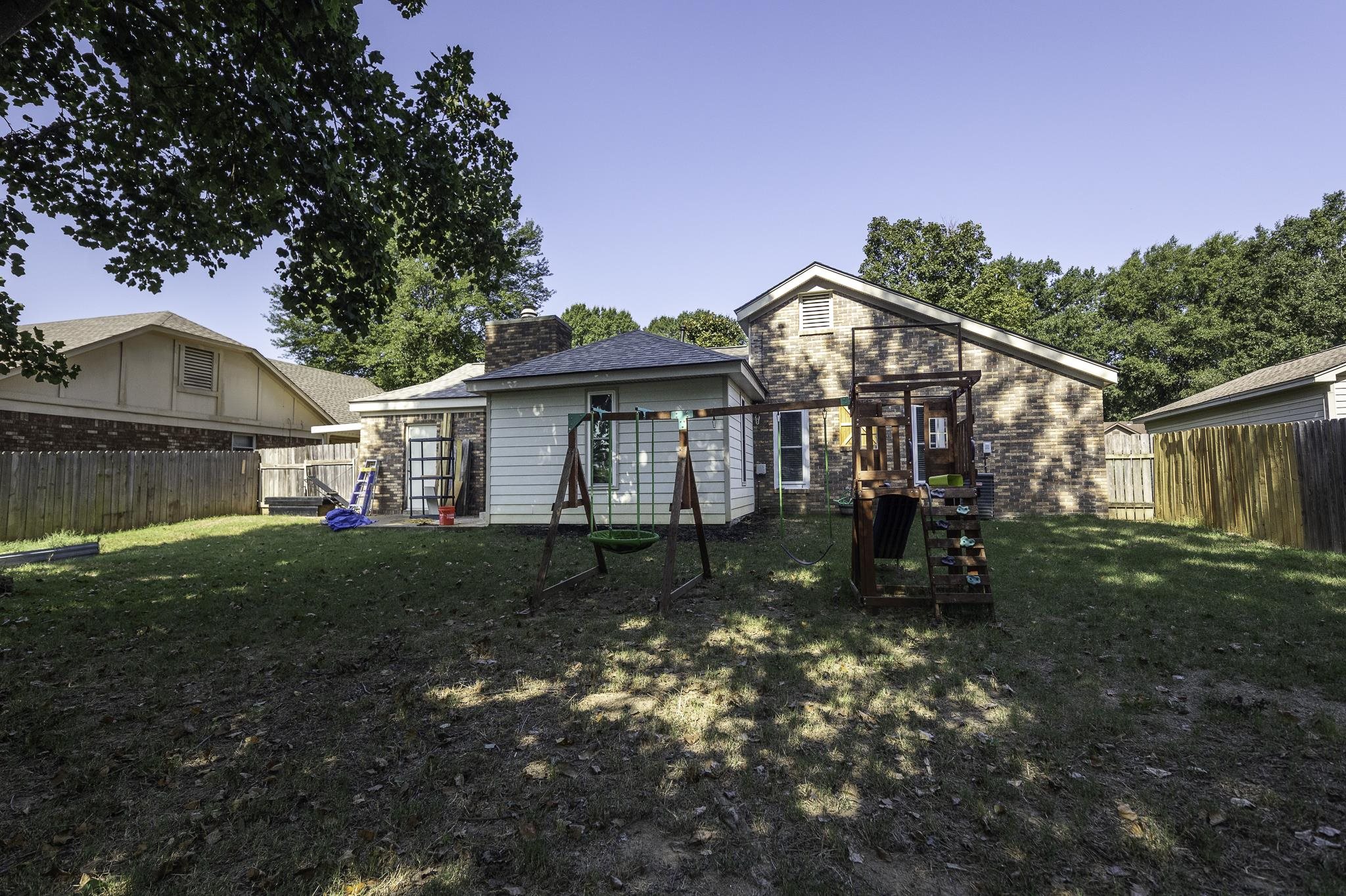 2954 Crowell St Property Photo 20