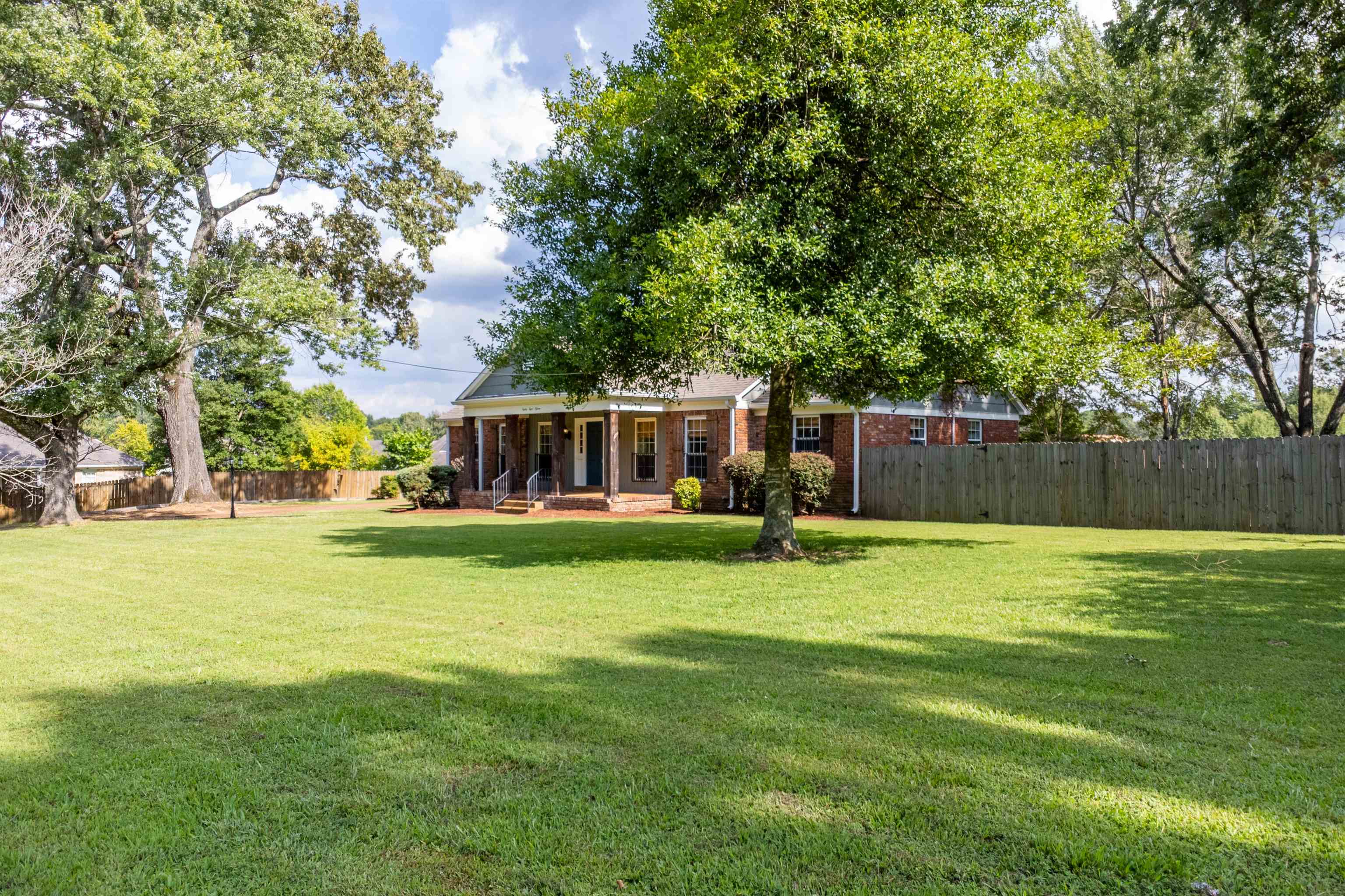 8815 Macon Rd Property Photo 1
