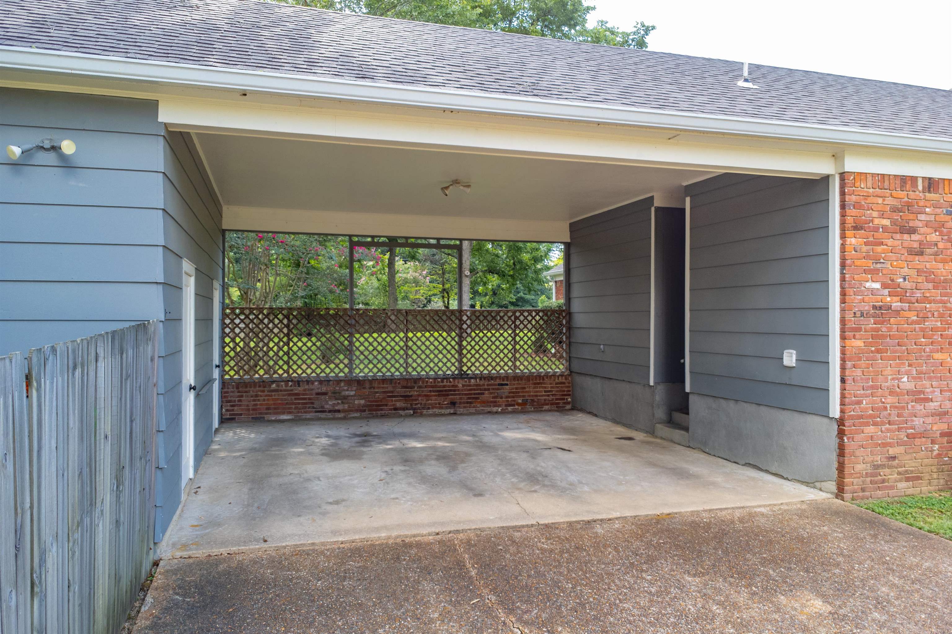 8815 Macon Rd Property Photo 32