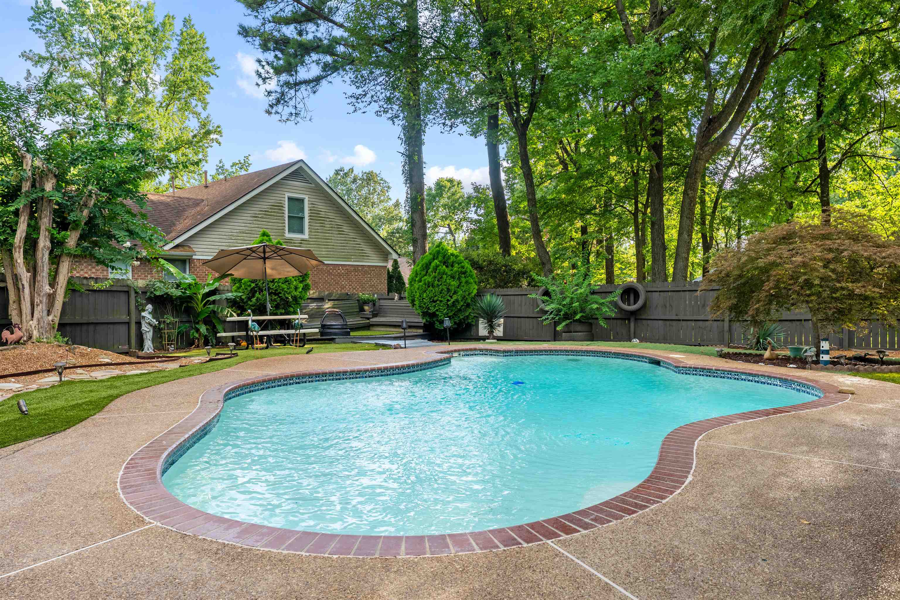 2818 Morning Woods Dr Property Photo 4