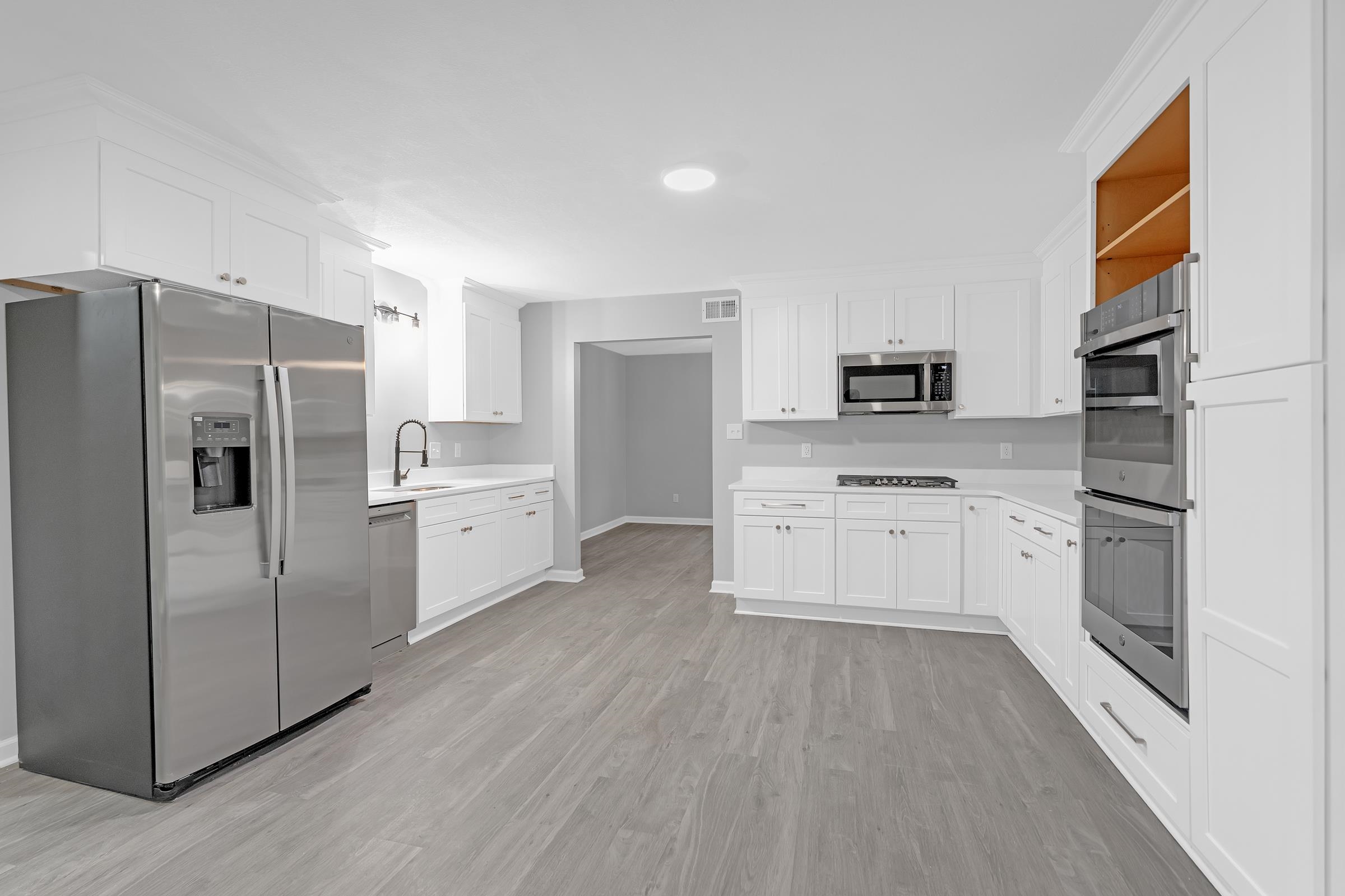 4431 Broadway Rd Property Photo 4