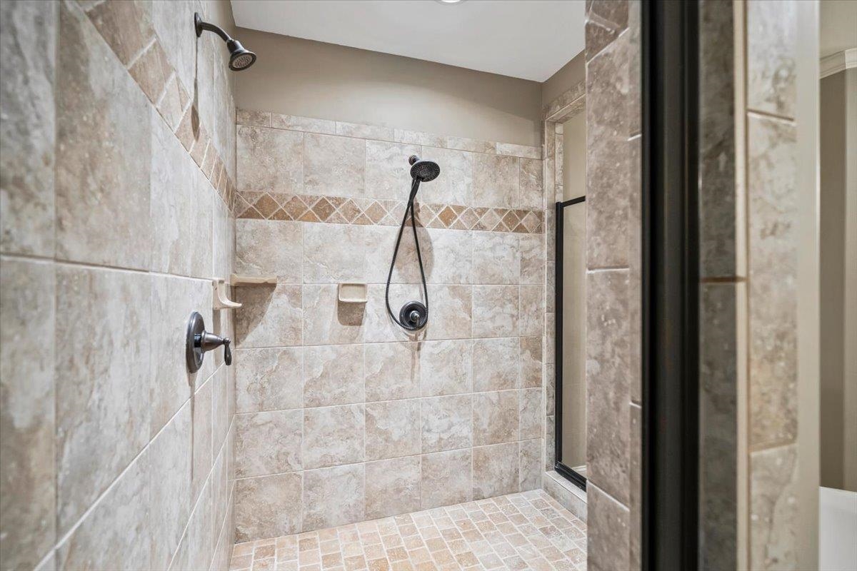 1736 Shoal Creek Ln Property Photo 21