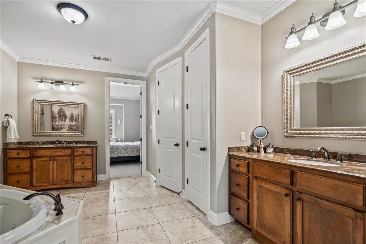 1736 Shoal Creek Ln Property Photo 22