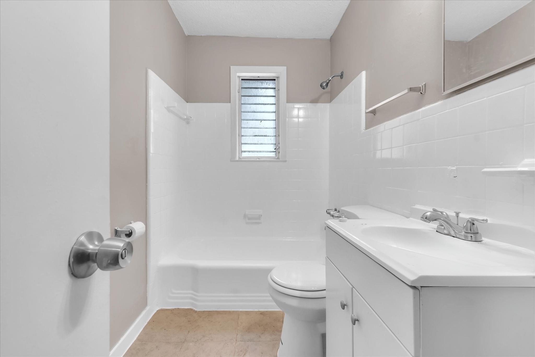 3186 S Edgeware Rd Property Photo 15