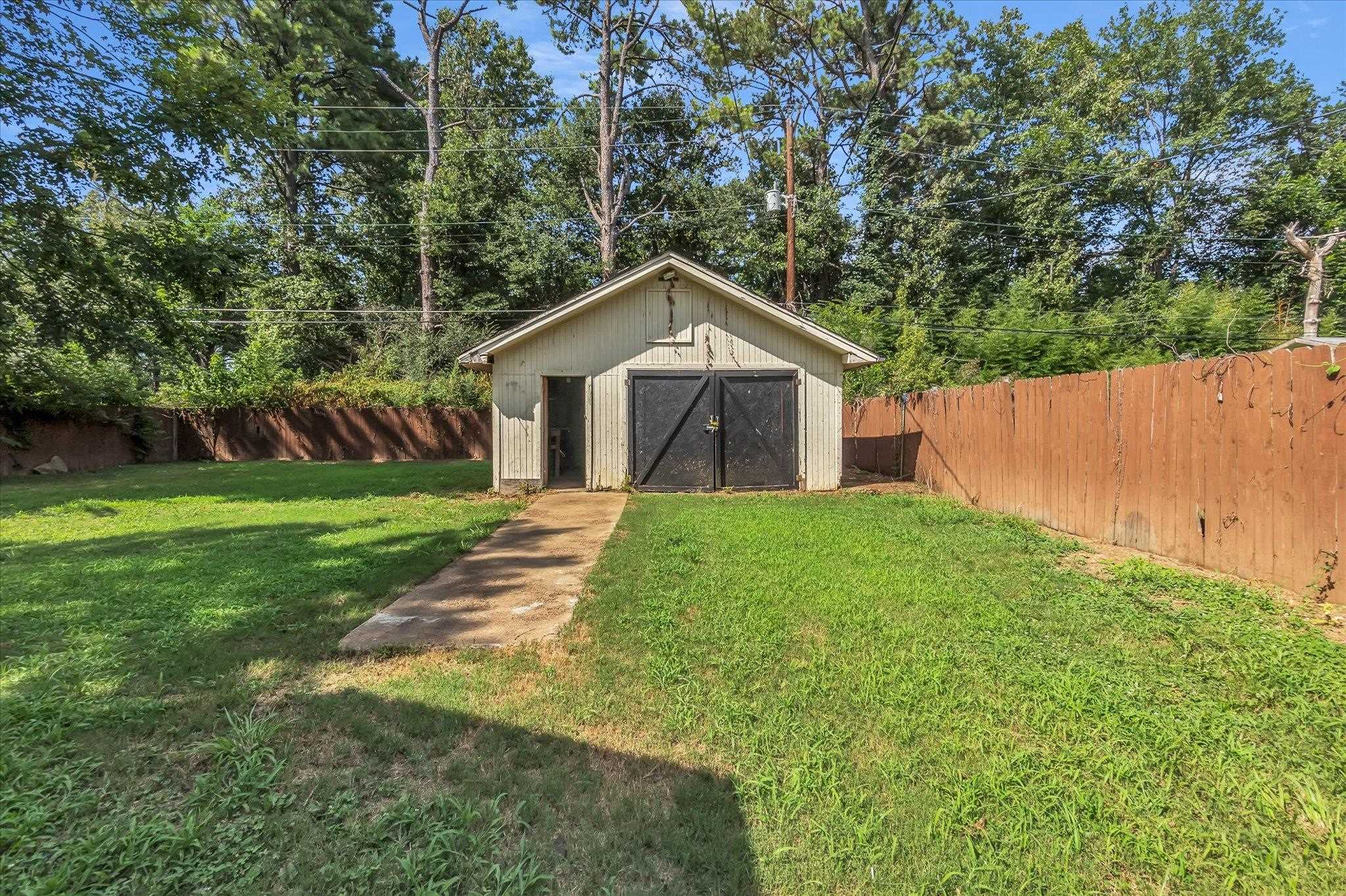 3186 S Edgeware Rd Property Photo 20
