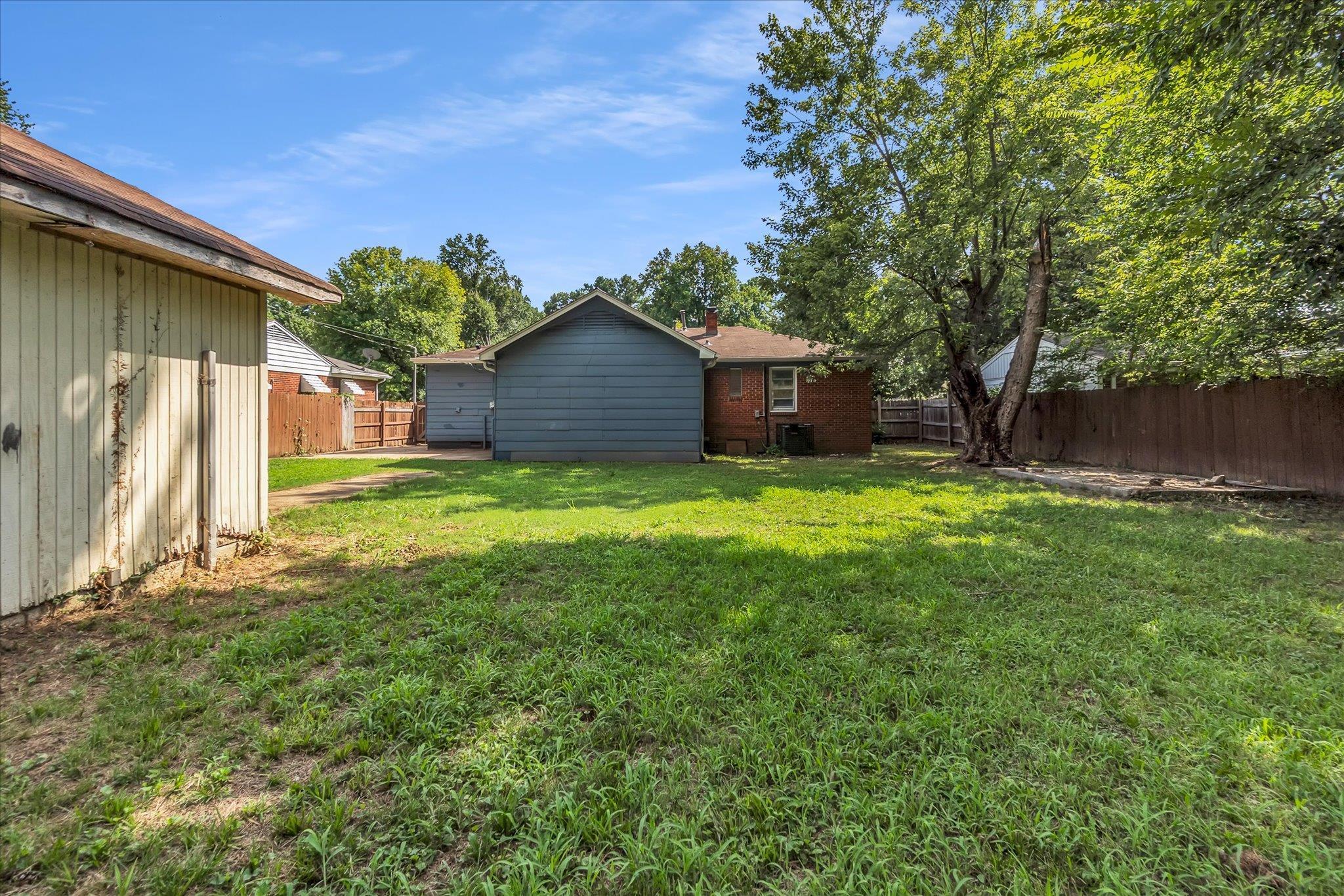 3186 S Edgeware Rd Property Photo 21