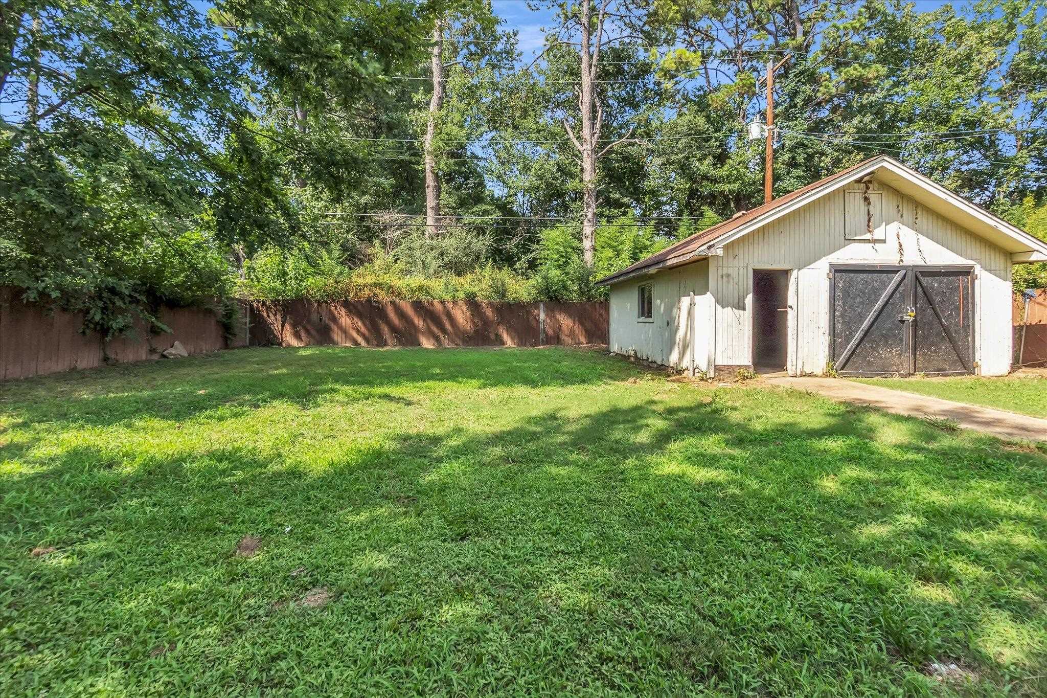 3186 S Edgeware Rd Property Photo 22