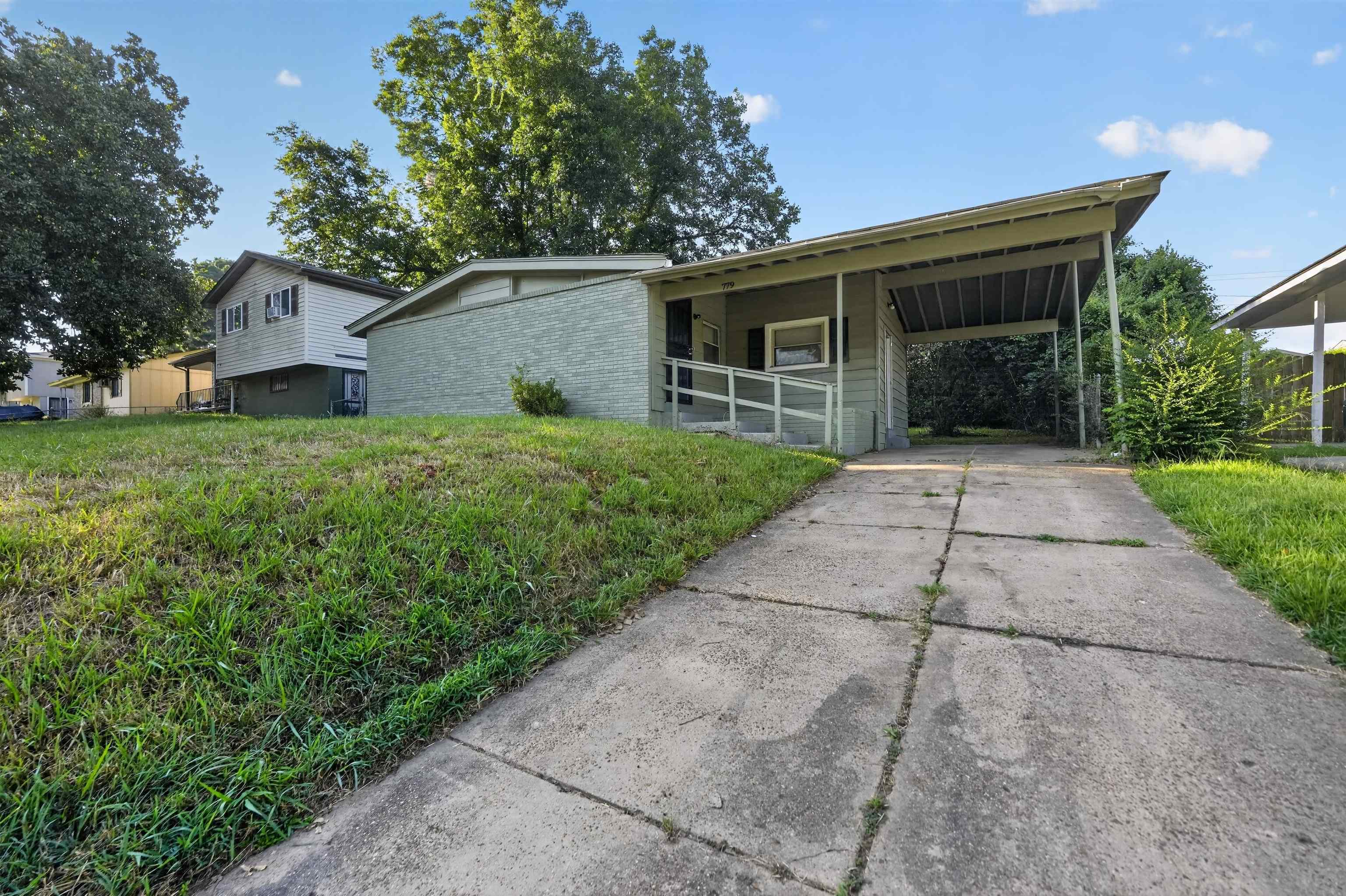 779 LEDBETTER AVE Property Photo 1