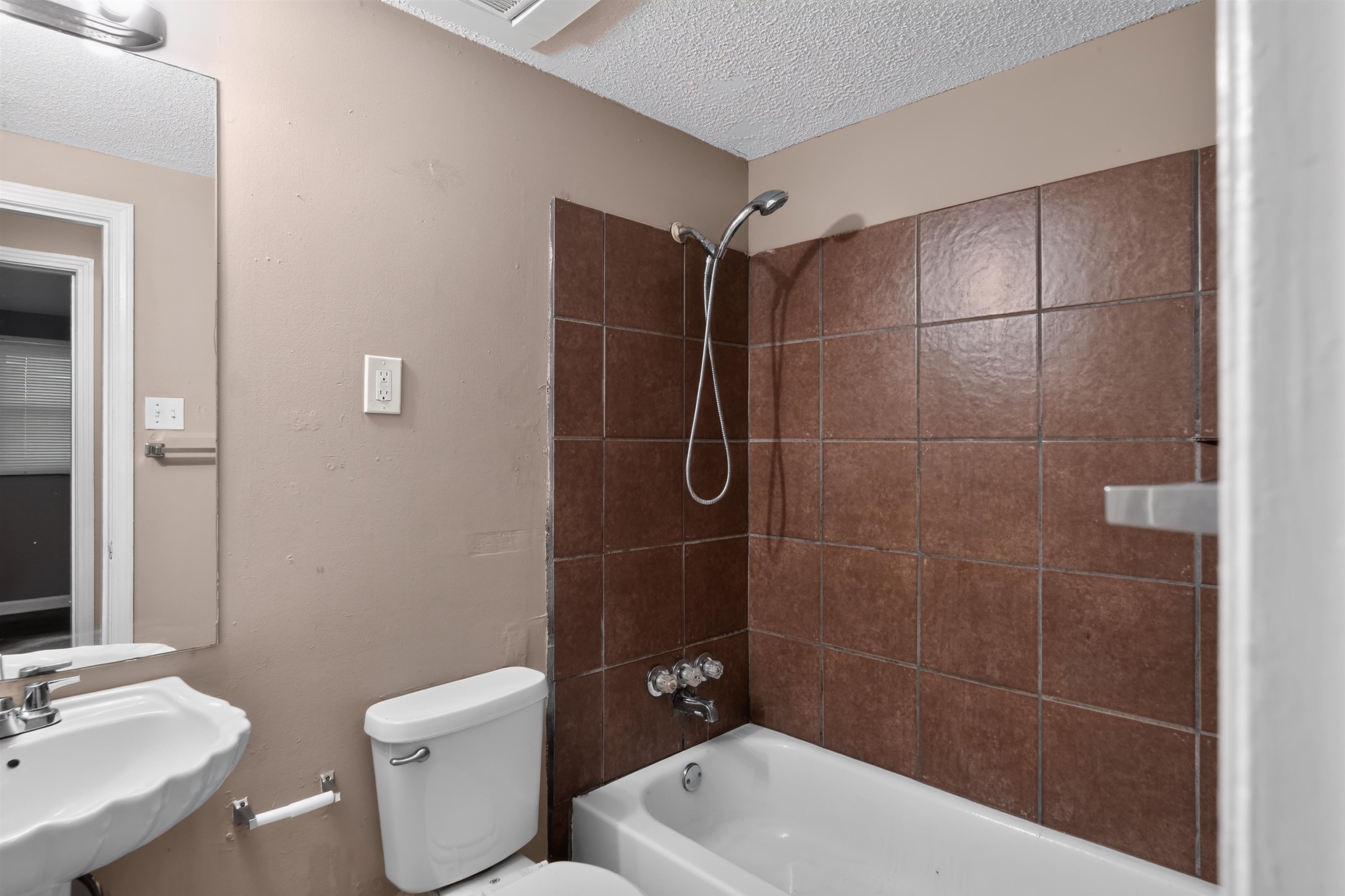 779 Ledbetter Ave Property Photo 15