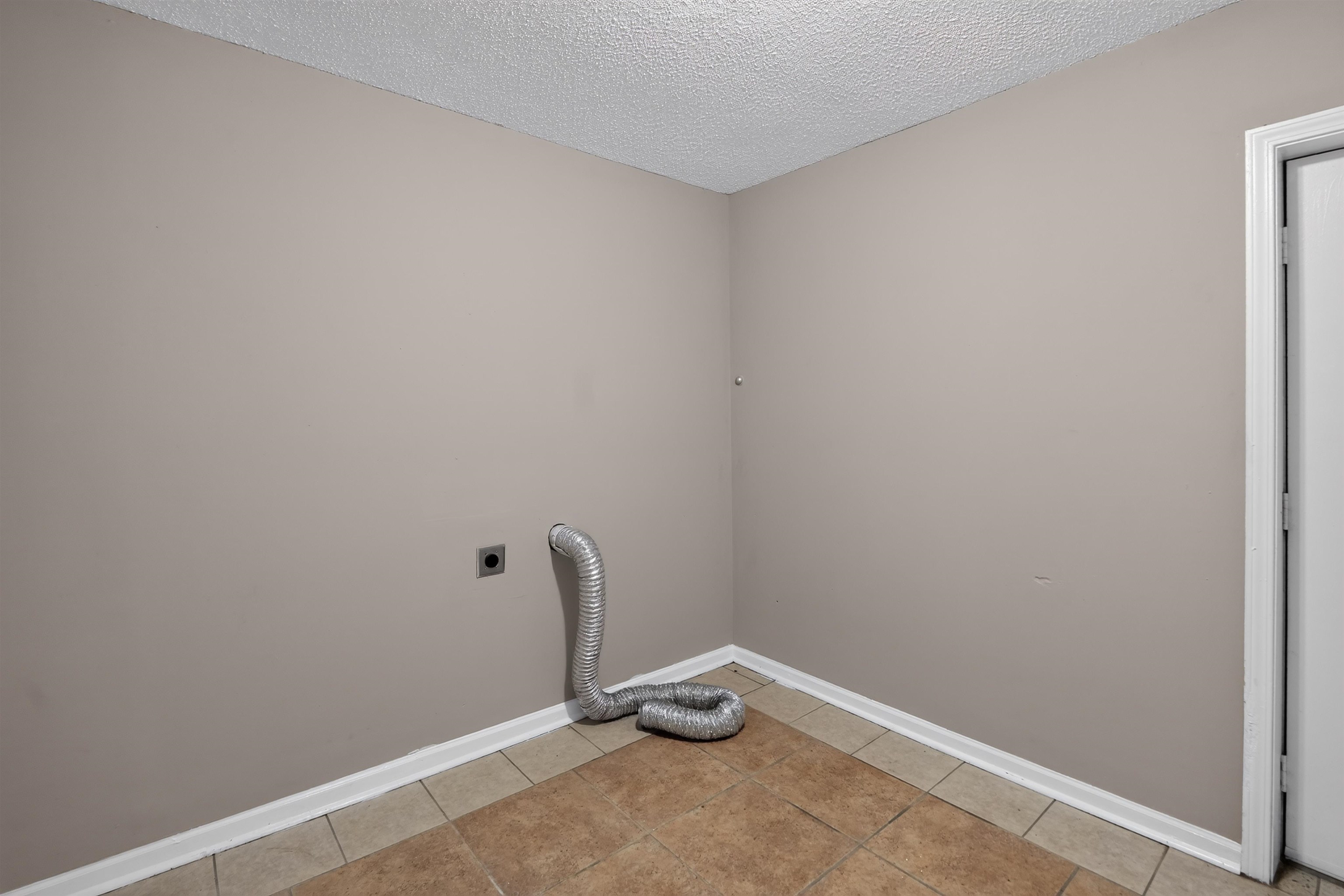 779 Ledbetter Ave Property Photo 16