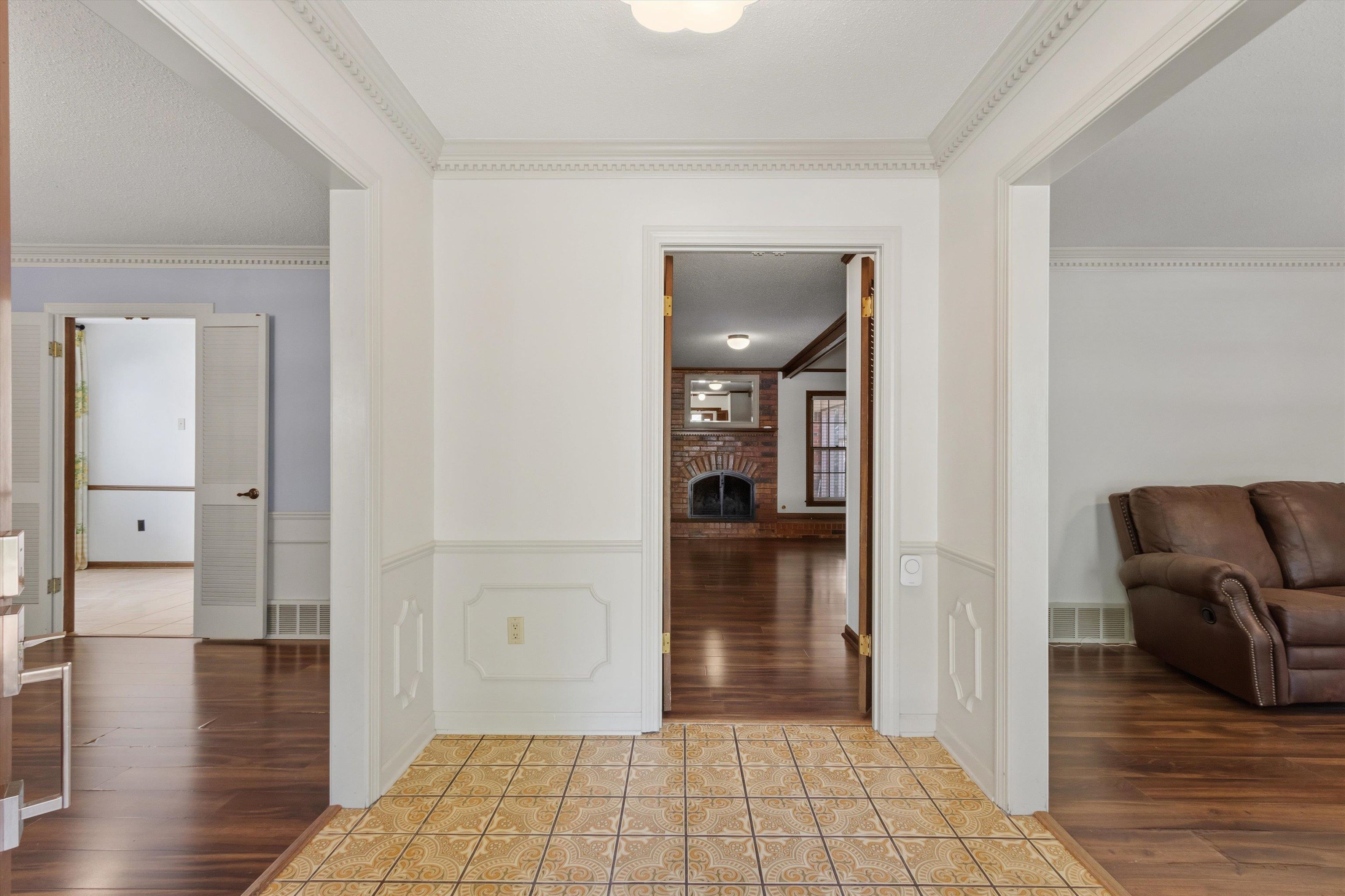 5993 Bridle Path Dr Property Photo 6