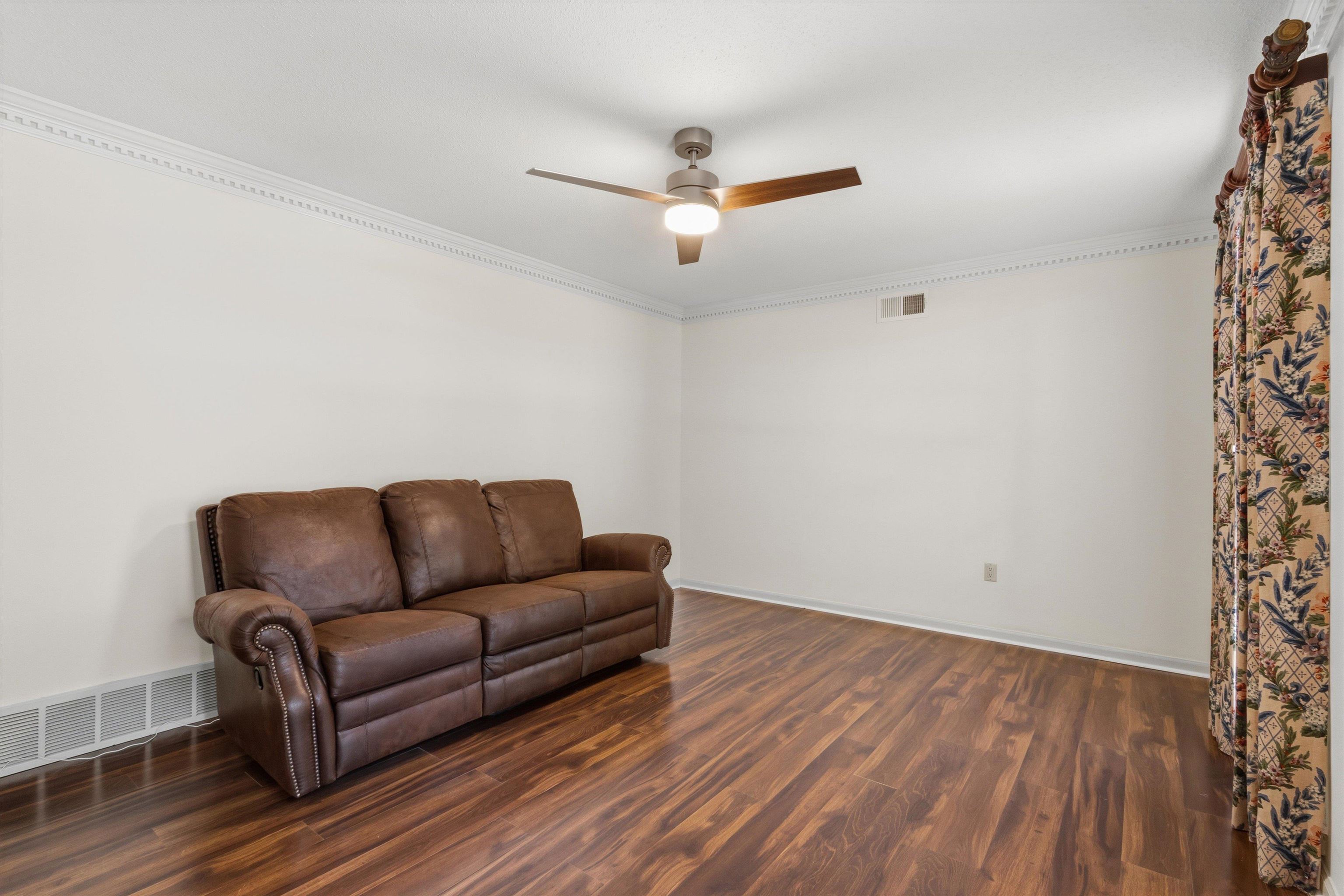5993 Bridle Path Dr Property Photo 7