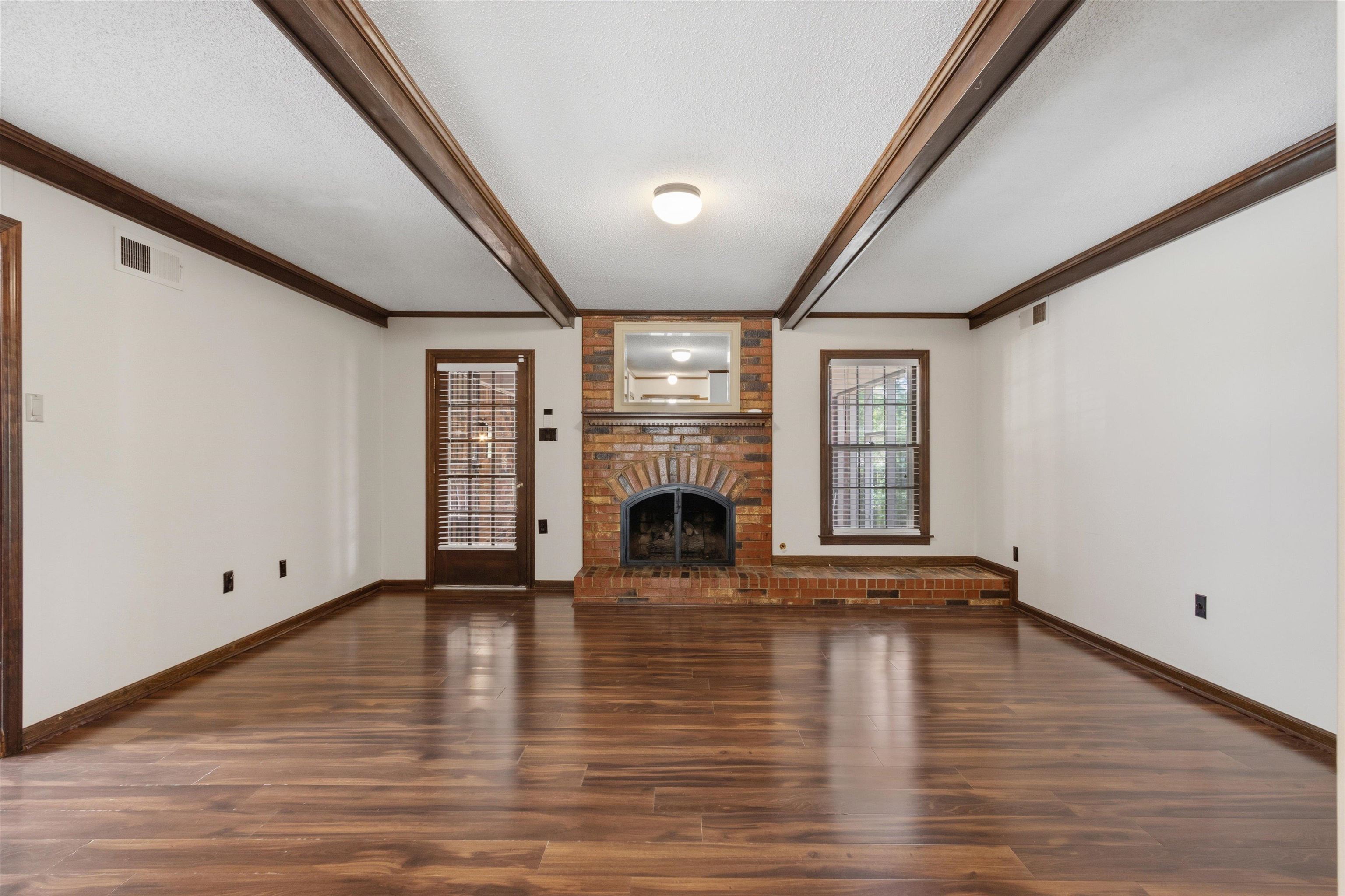 5993 Bridle Path Dr Property Photo 9